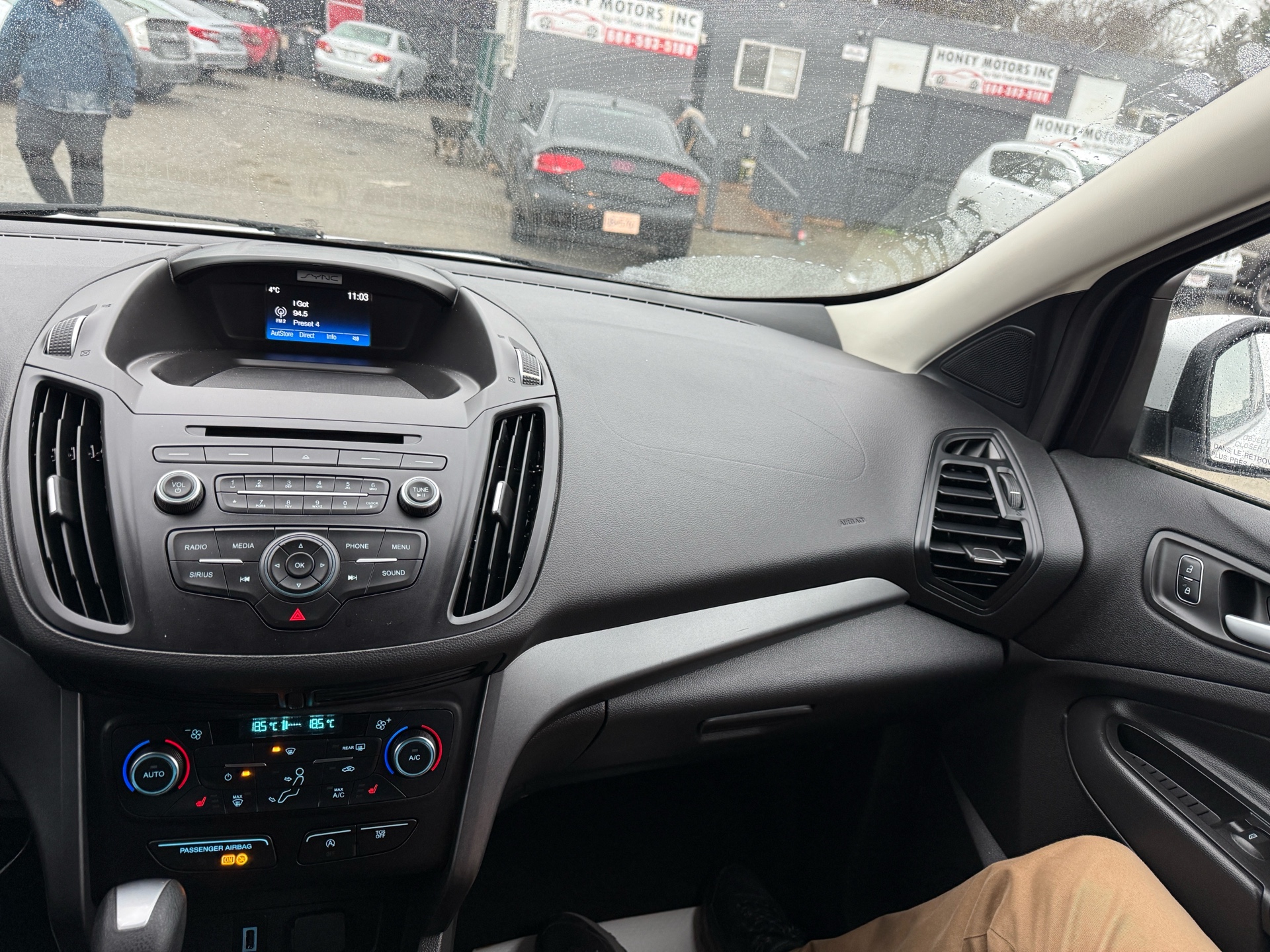 /1441550bcltd/2017-Ford-Escape-15886279631201372.jpg