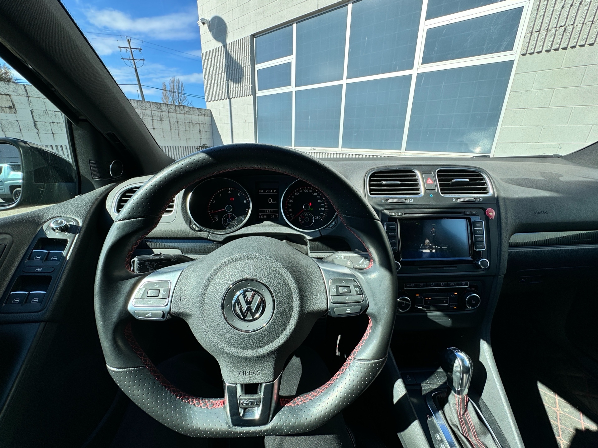 /1475356bcltd/2013-Volkswagen-GolfGTI-04030625891632633.jpg
