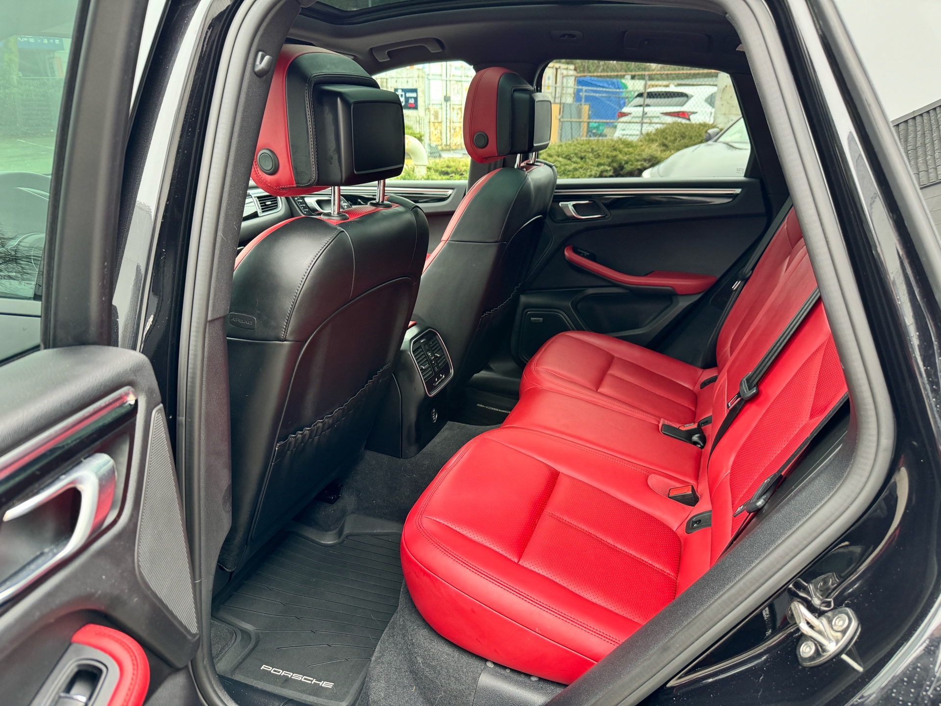 /1475356bcltd/2018-Porsche-Macan-26568643175927176.jpg