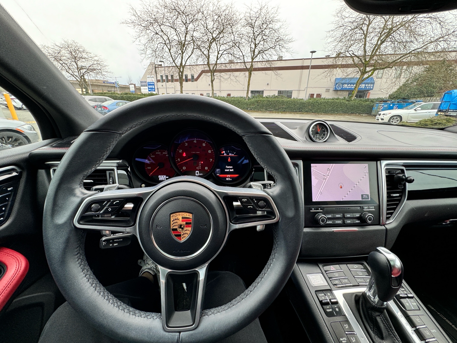 /1475356bcltd/2018-Porsche-Macan-46584148515944657.jpg