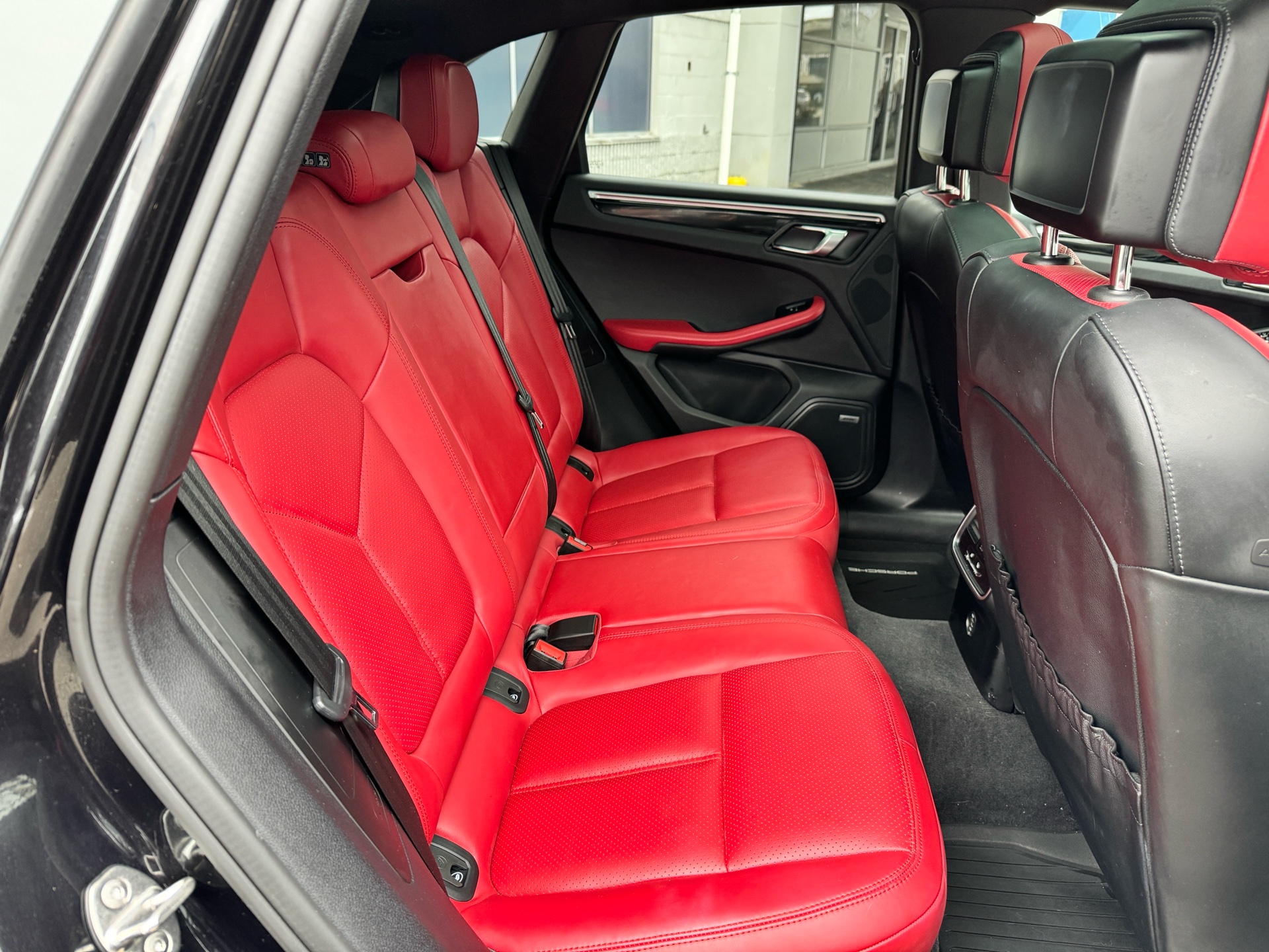 /1475356bcltd/2018-Porsche-Macan-8268570254429759.jpg