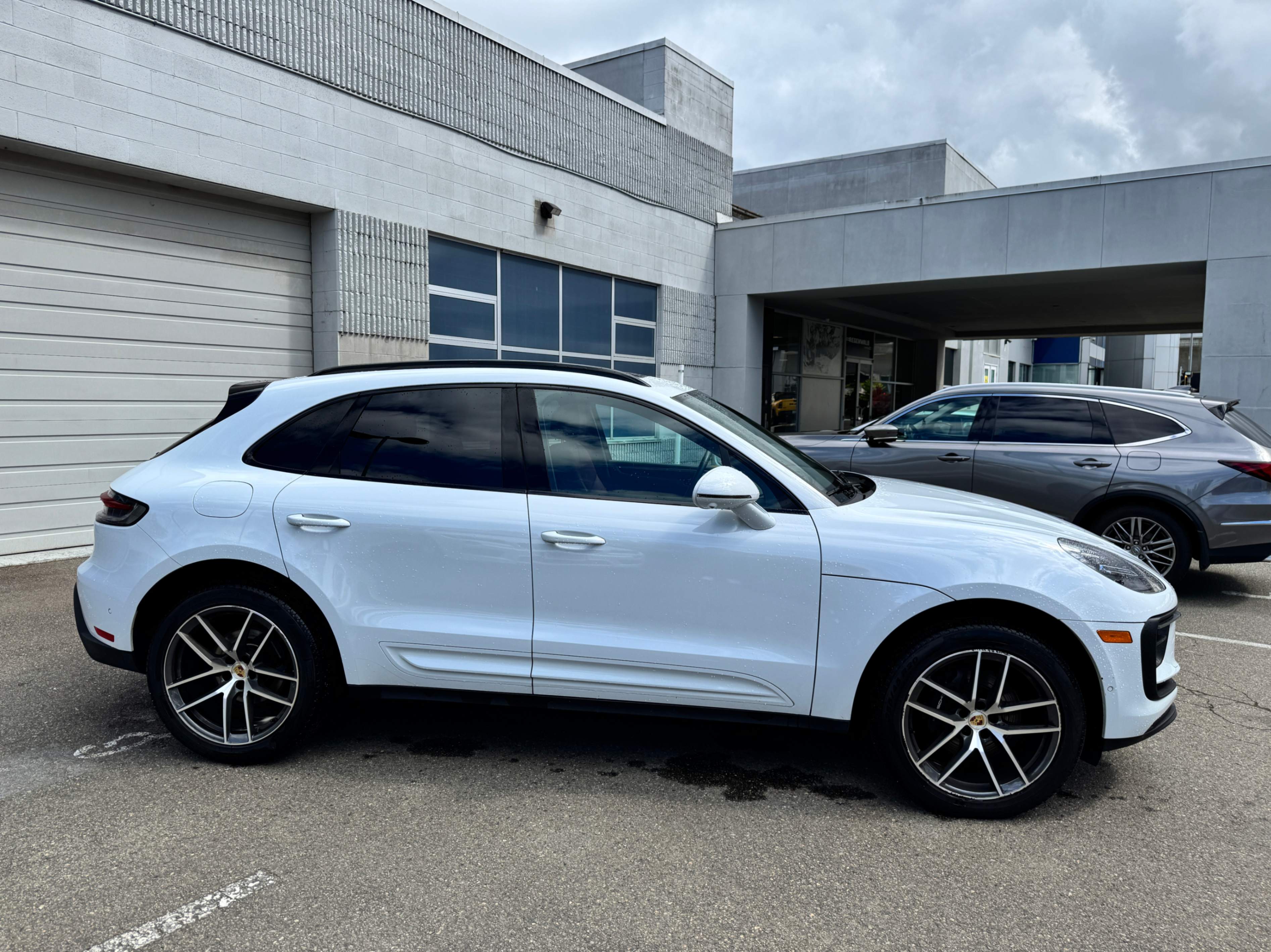 /1475356bcltd/2023-Porsche-Macan-07515100588122703.jpg