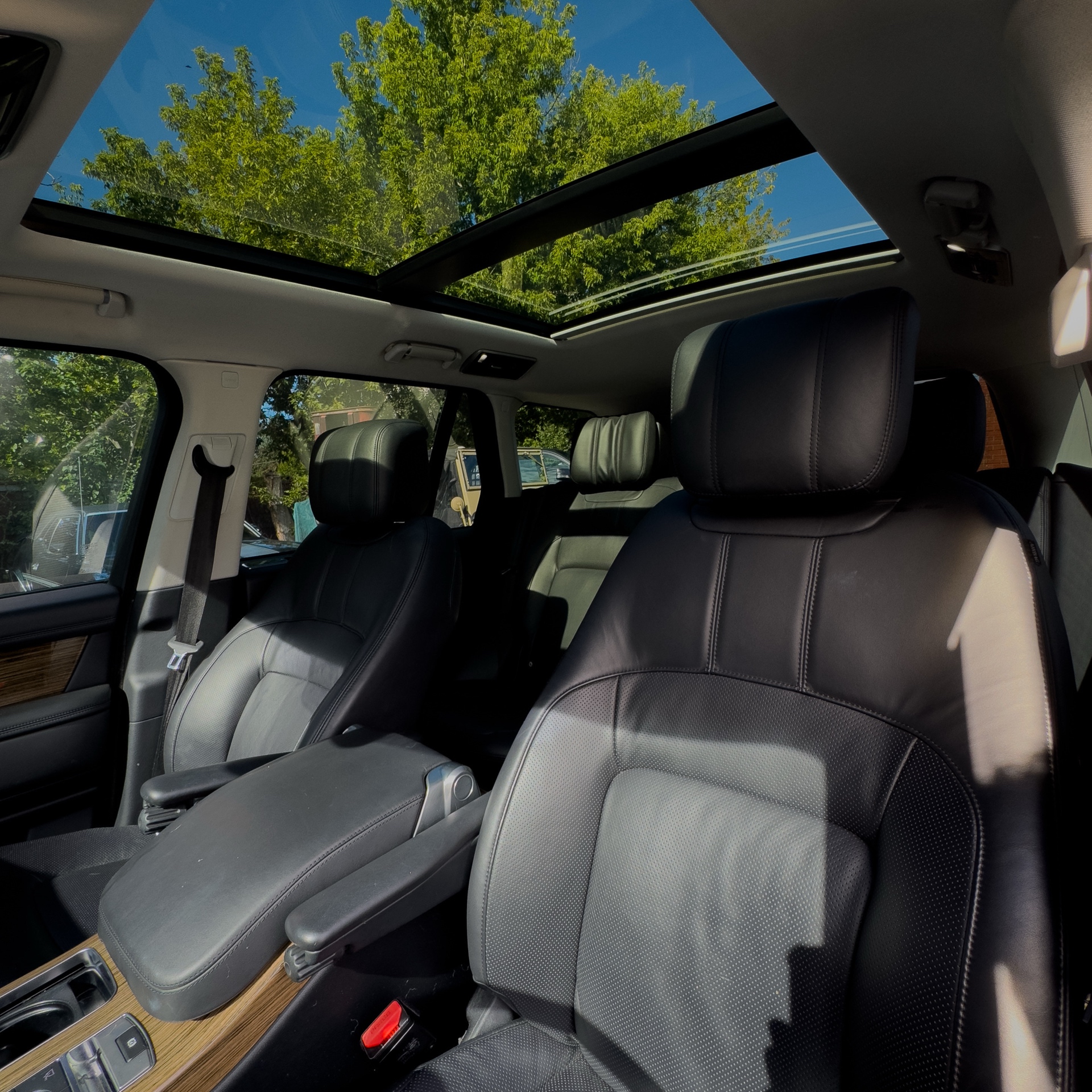 /2081809ontarioinc/2018-LandRover-RangeRover-355421235883852.jpg
