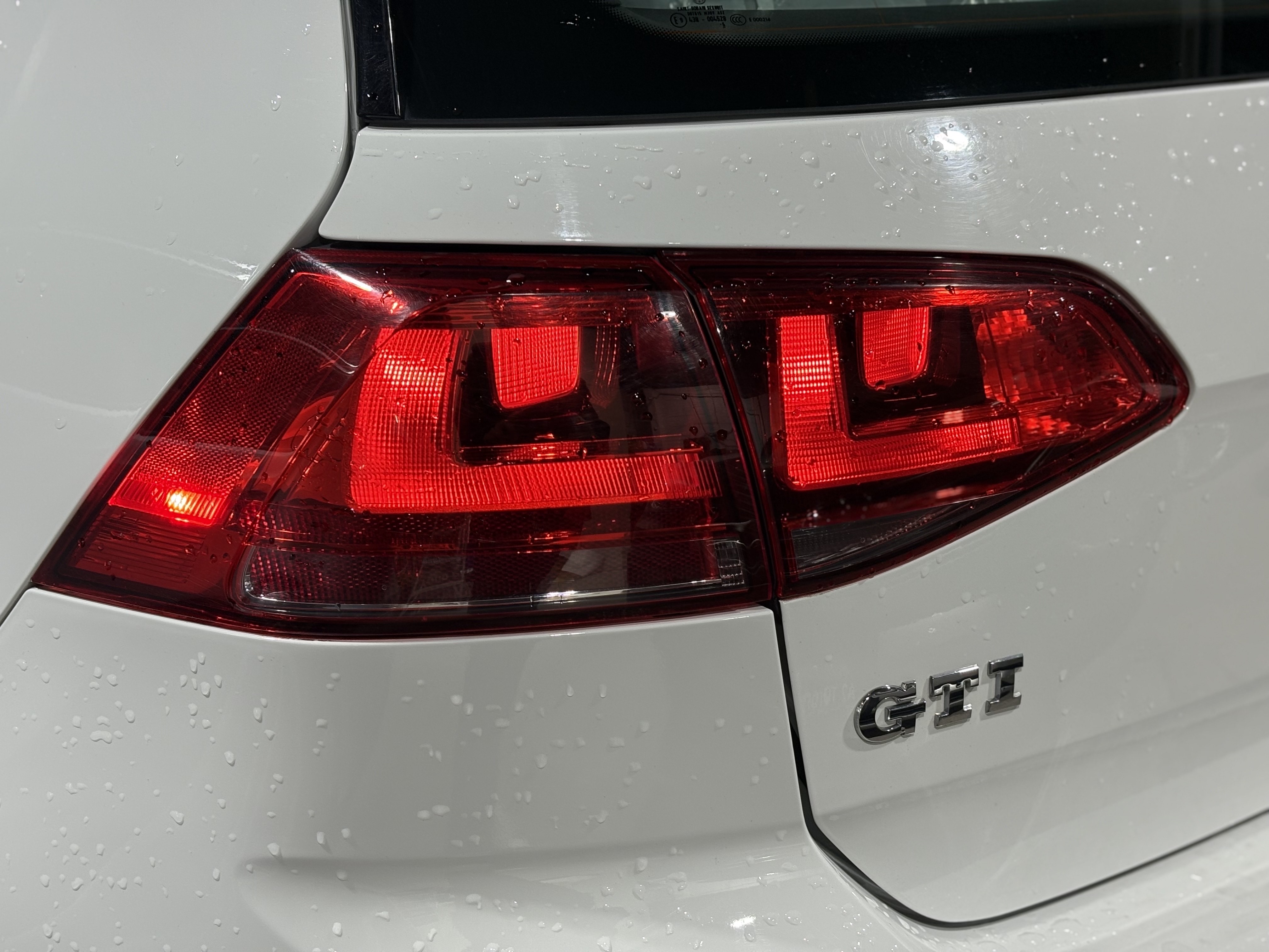 /a2torontoauto/2015-Volkswagen-GolfGTI-515520496254037.jpg