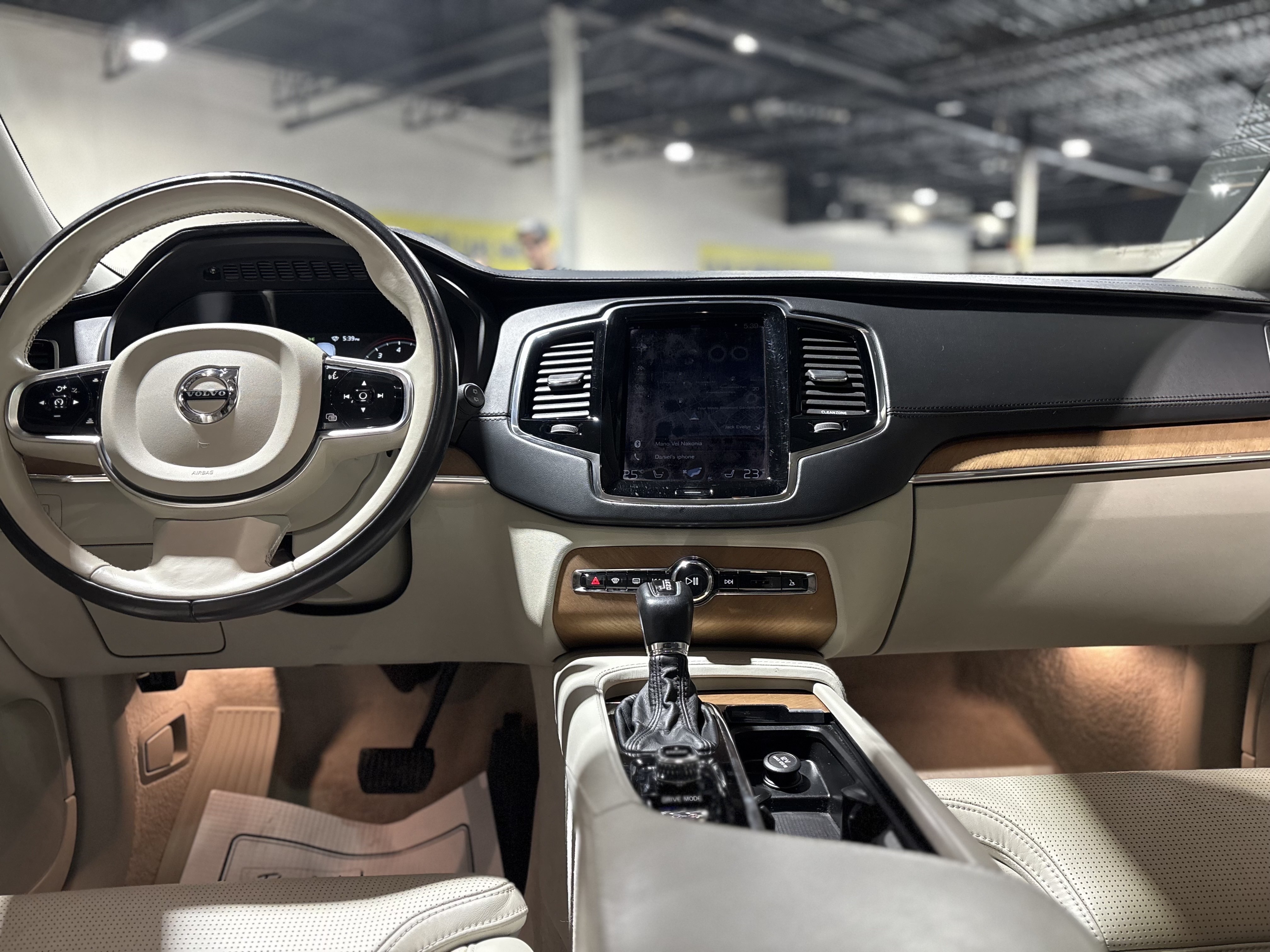 /a2torontoauto/2016-Volvo-XC90-1699263403313107.jpg