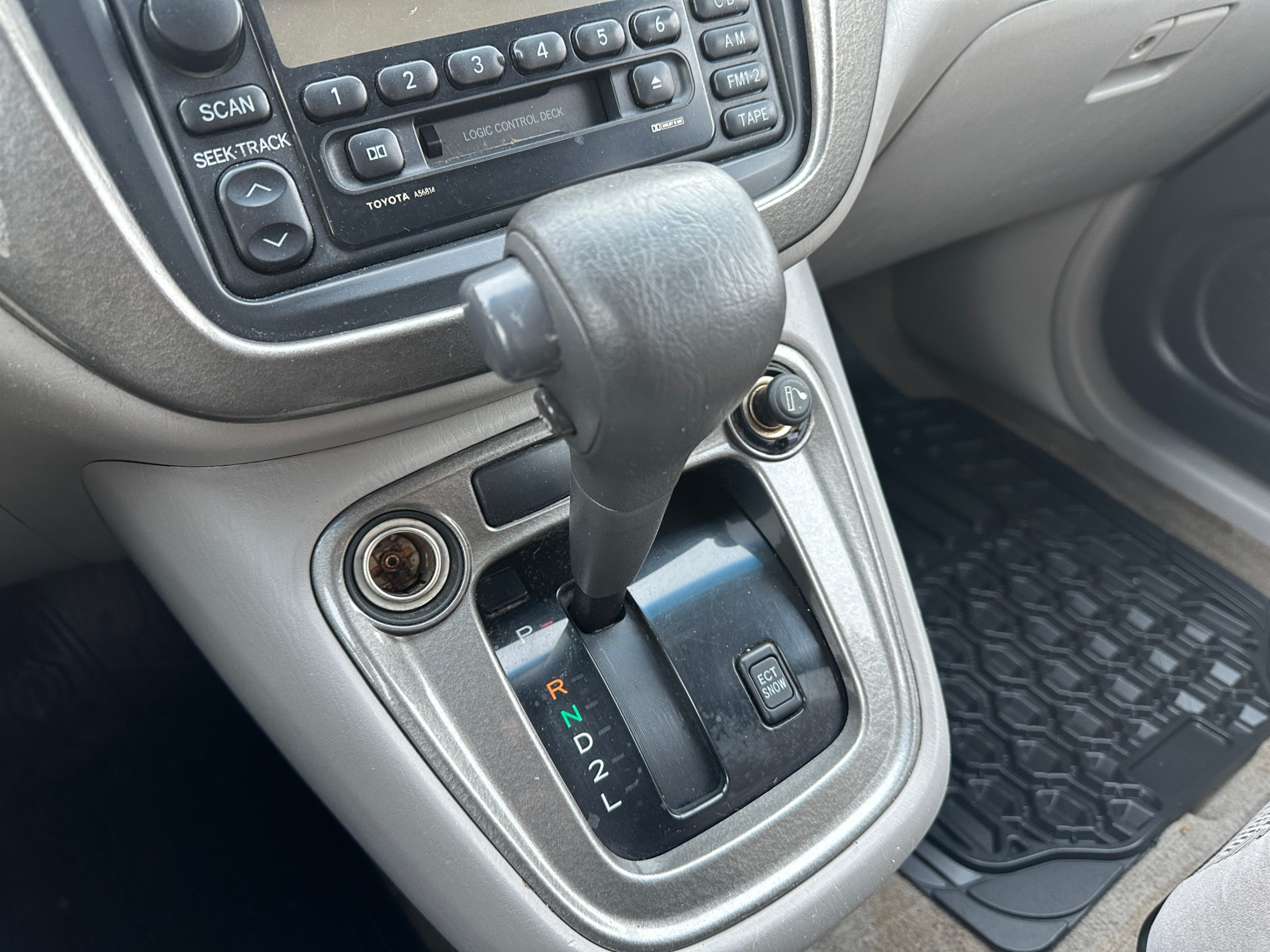 /aiautogroup/2002-Toyota-Highlander-08560228195301778.jpg