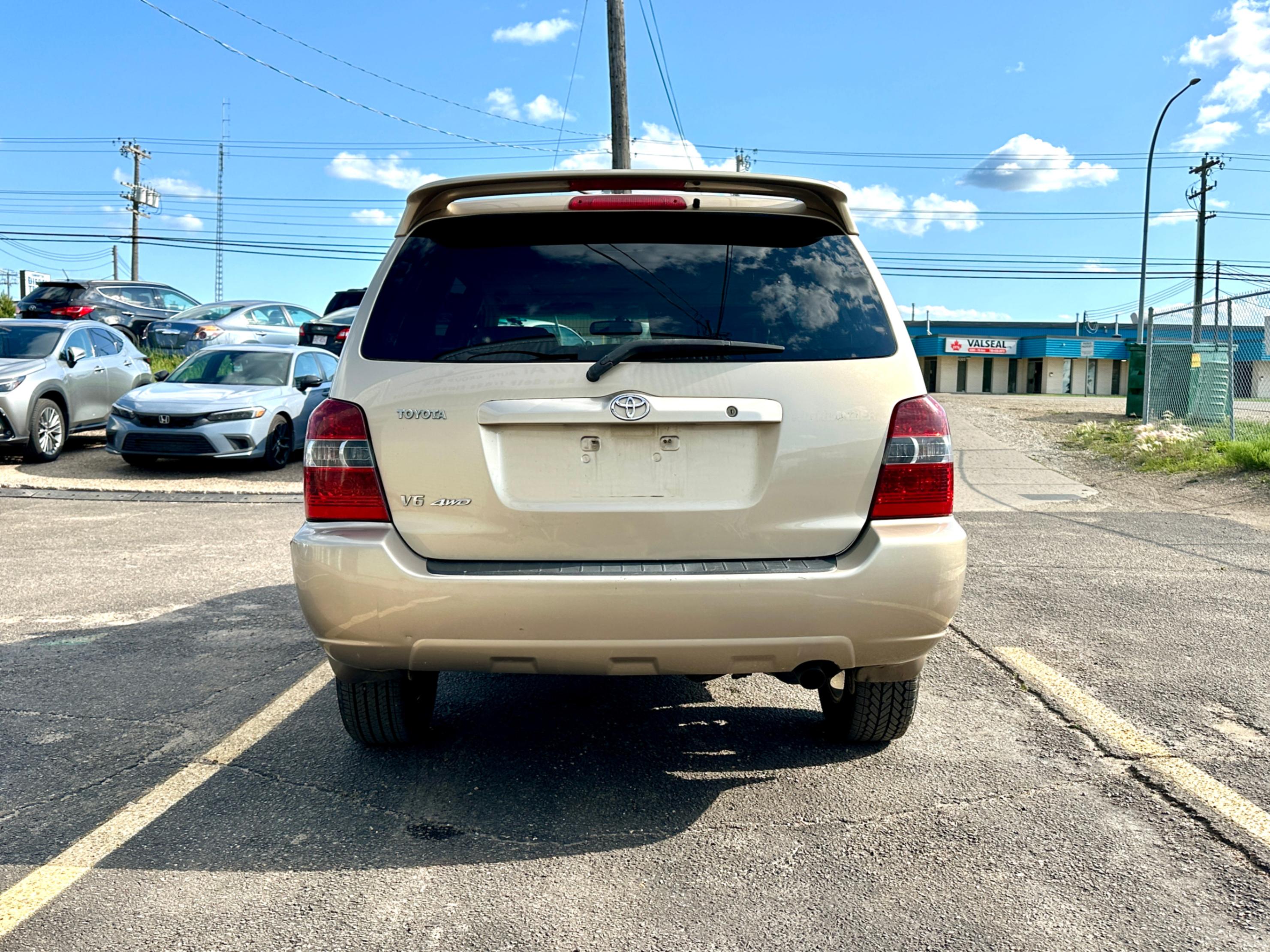 /aiautogroup/2005-Toyota-Highlander-23772980054882842.jpg