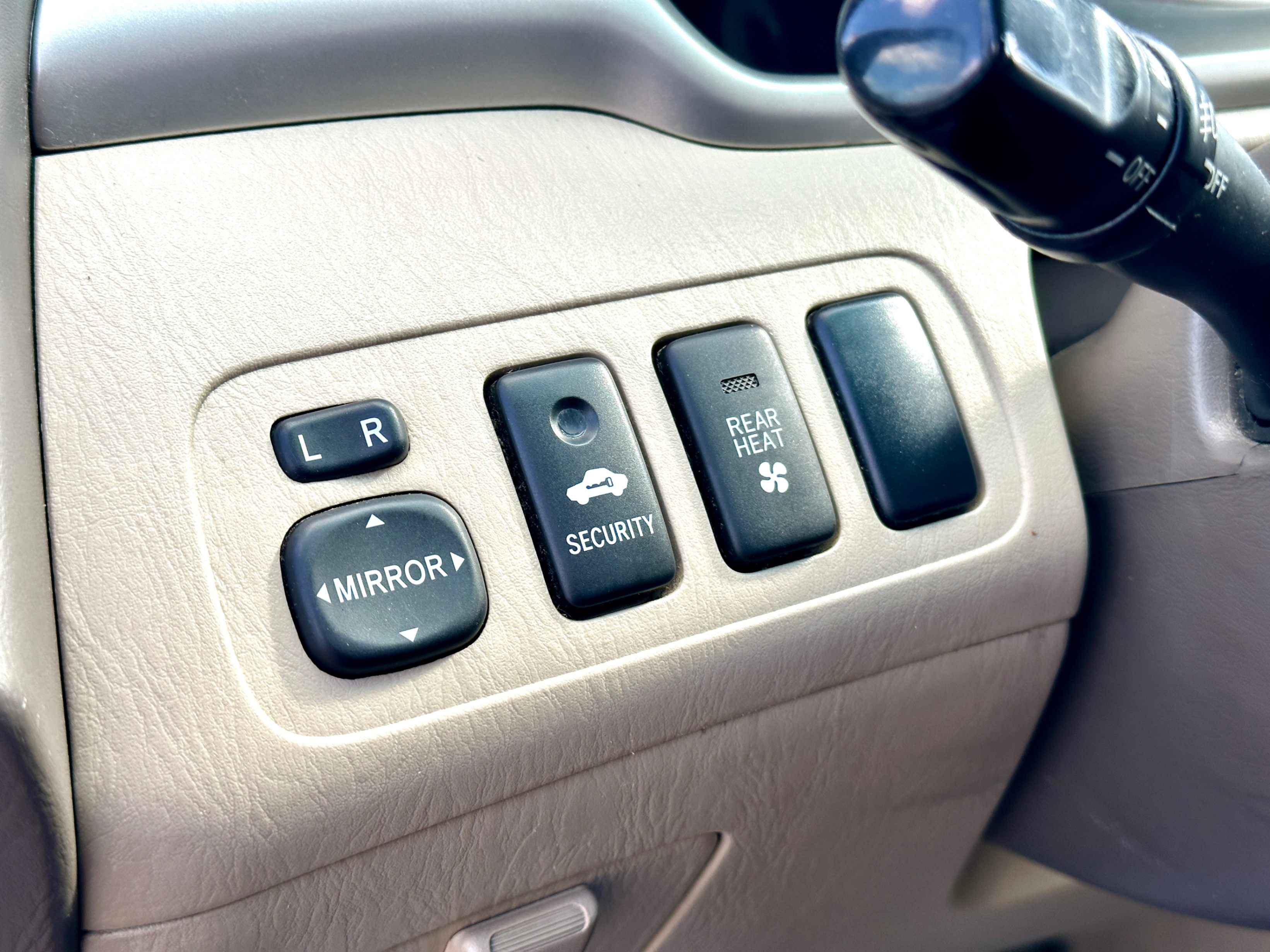 /aiautogroup/2005-Toyota-Highlander-711388911773793.jpg