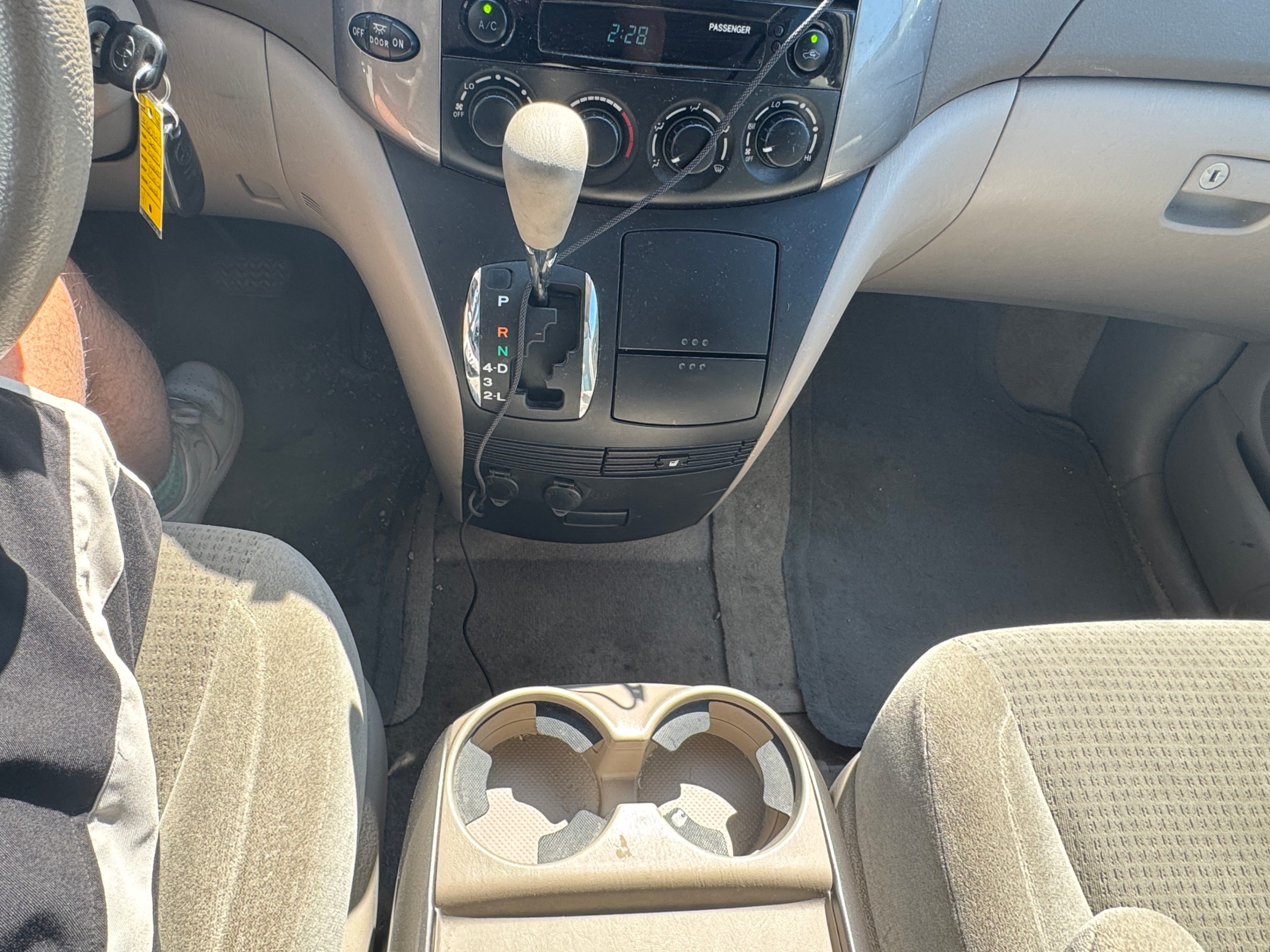/aiautogroup/2006-Toyota-Sienna-045277594067178795.jpg