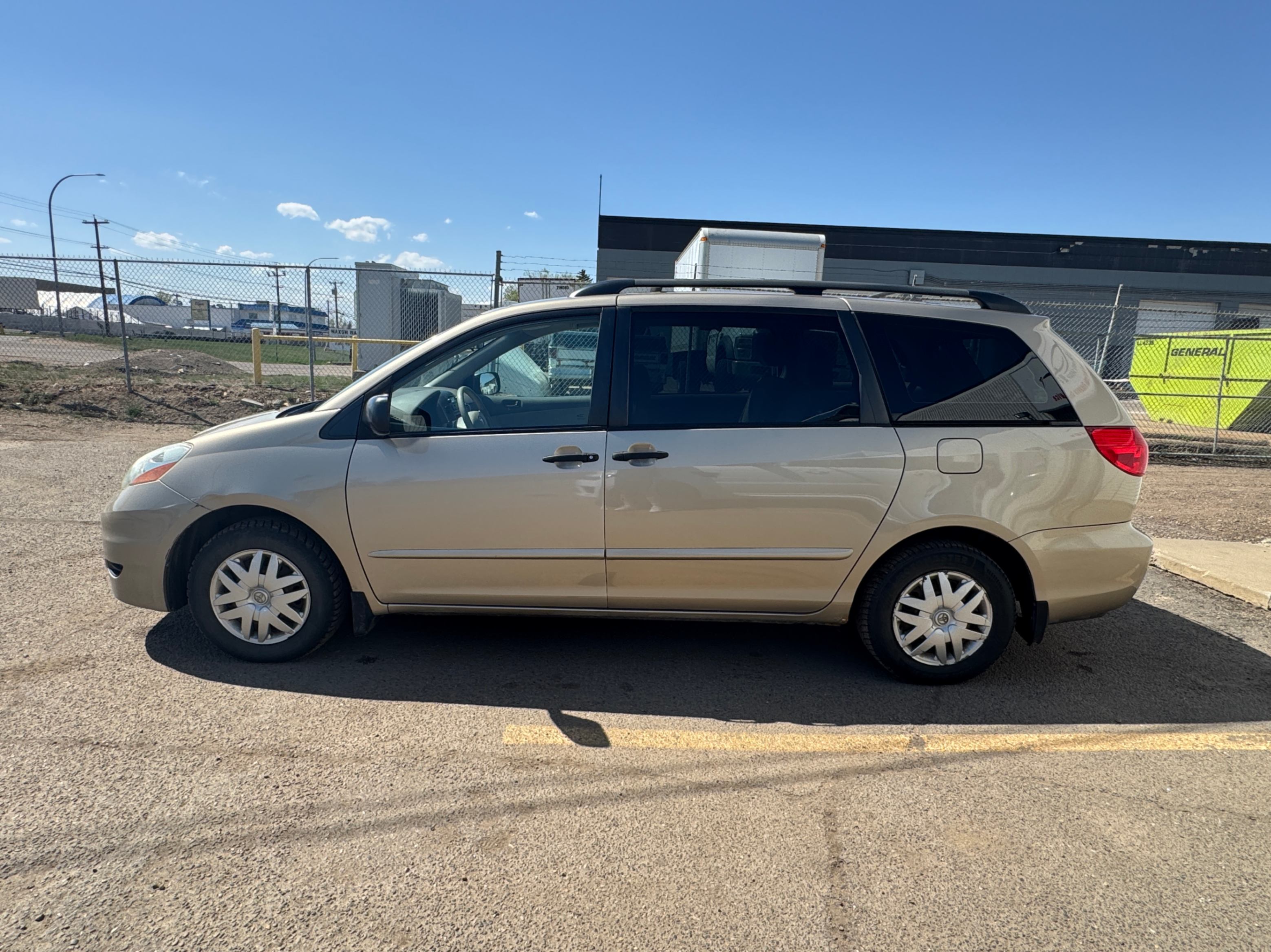 /aiautogroup/2006-Toyota-Sienna-39751657858940725.jpg