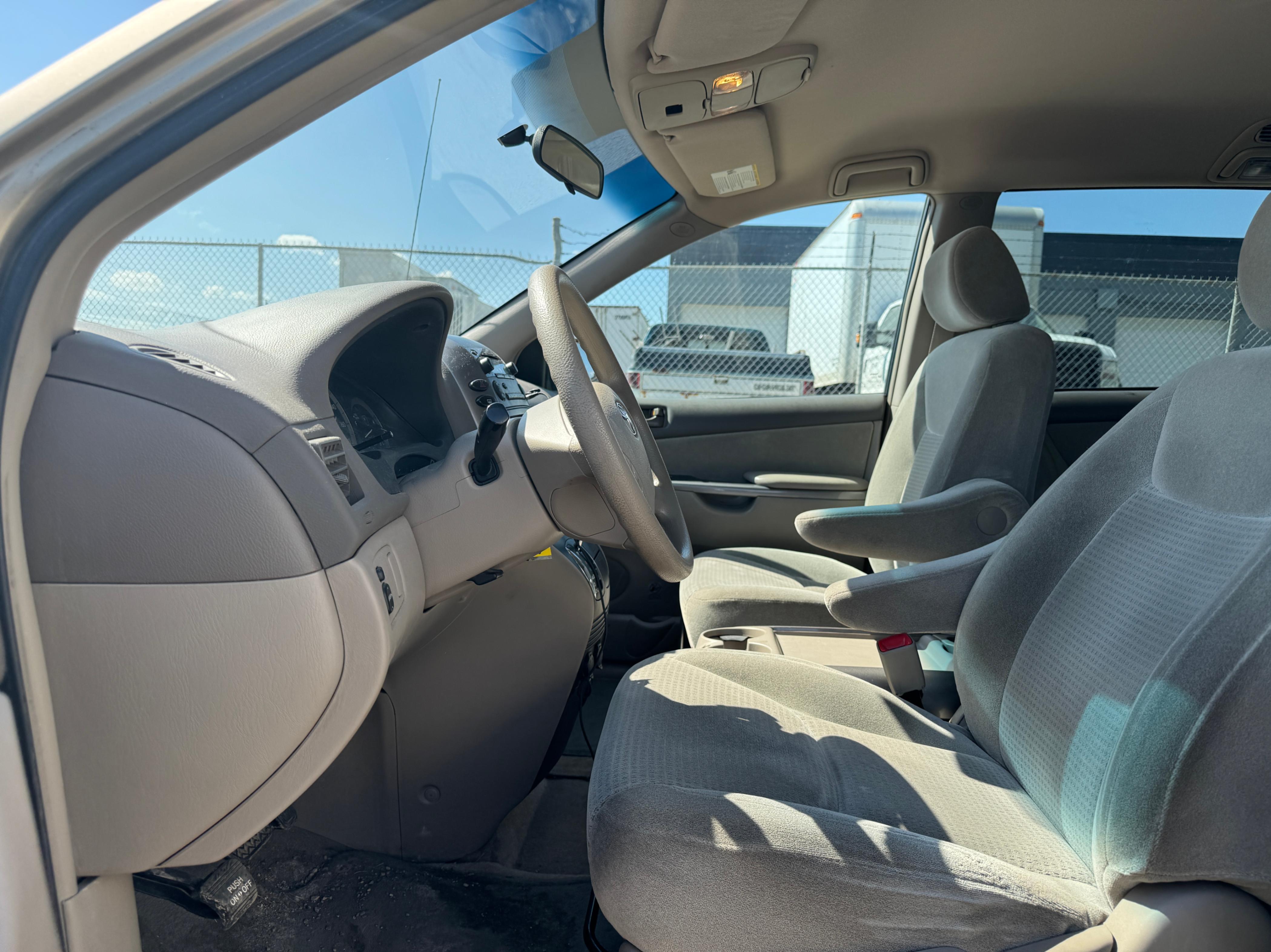 /aiautogroup/2006-Toyota-Sienna-8806639011439314.jpg