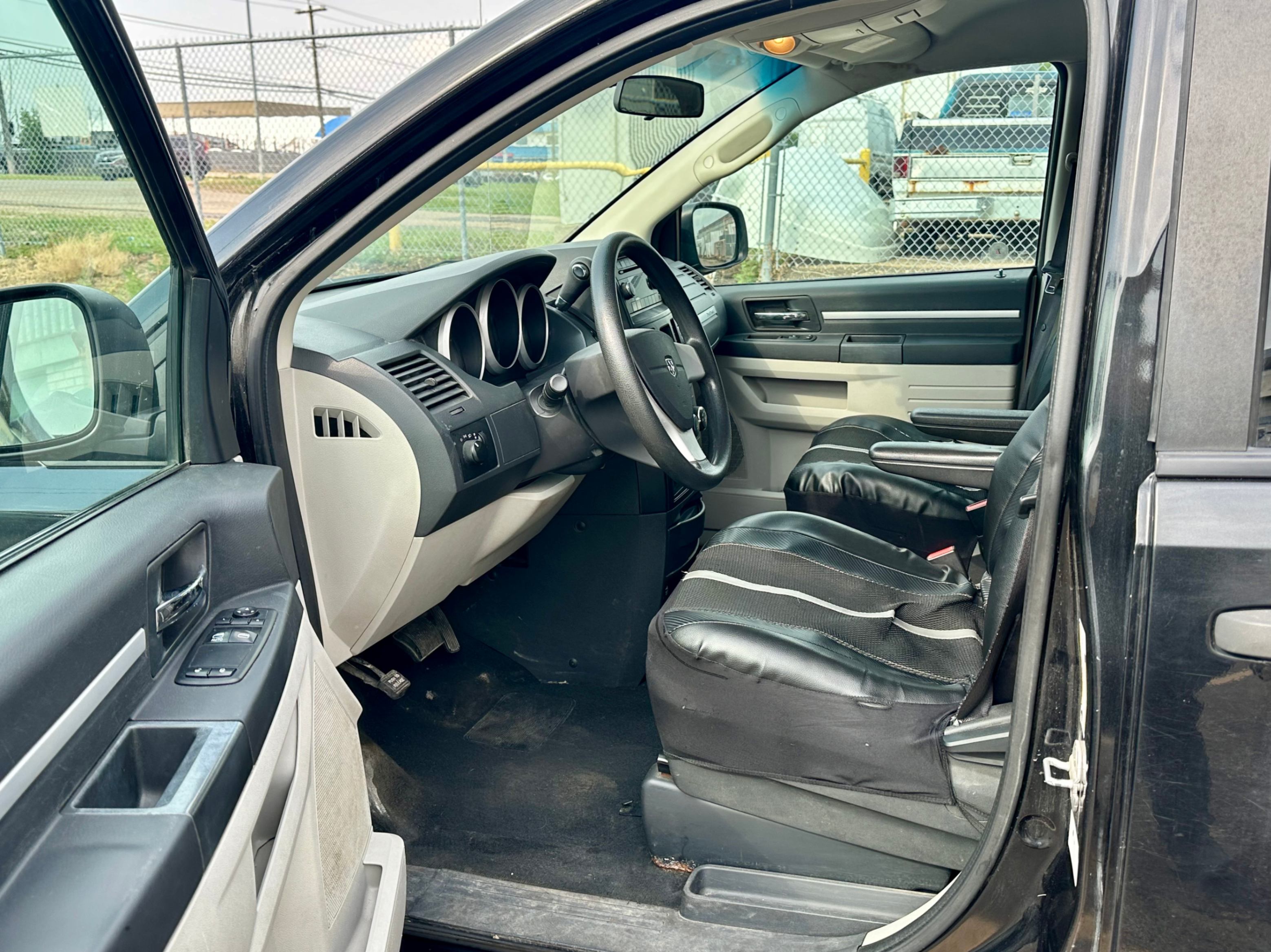 /aiautogroup/2010-Dodge-GrandCaravan-46331635580410424.jpg