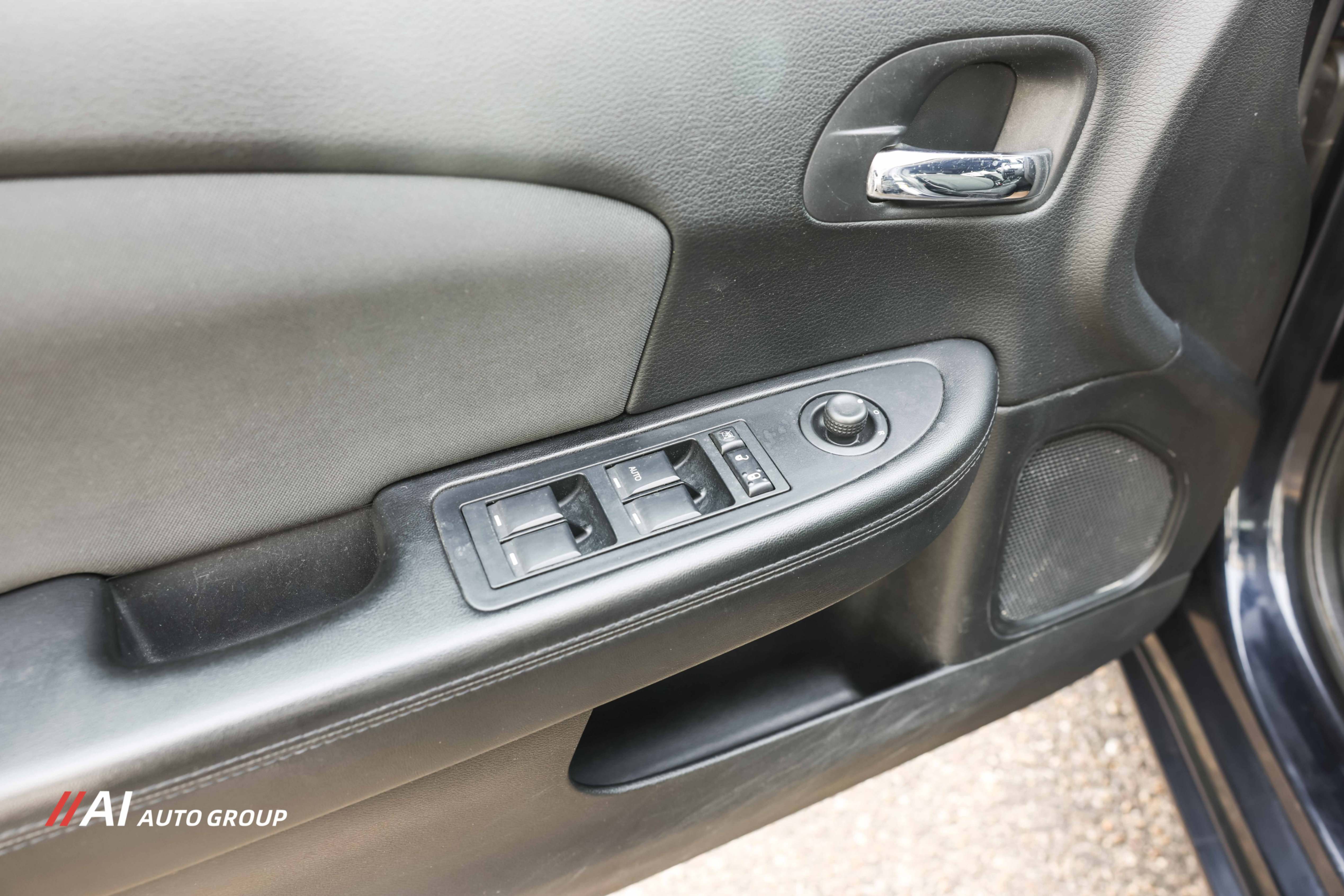 /aiautogroup/2011-Chrysler-200-4592314706042886.jpg