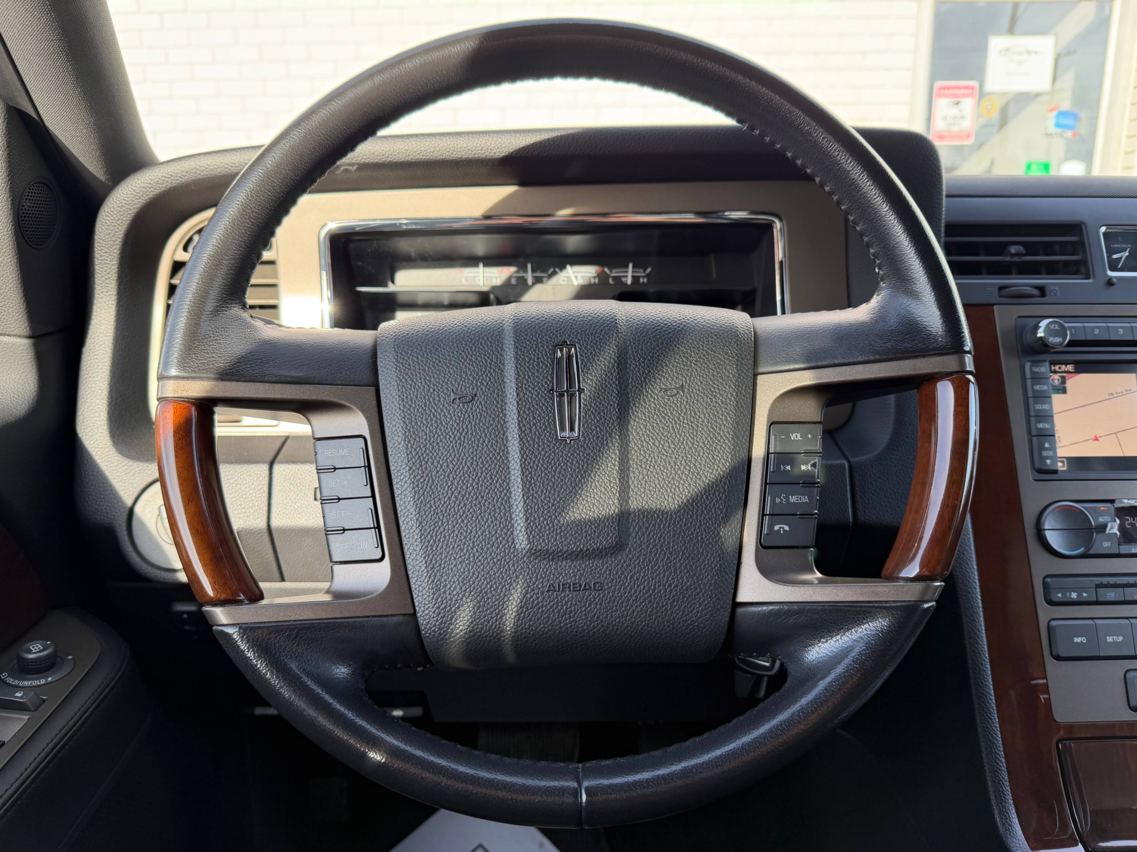 /aiautogroup/2011-Lincoln-Navigator-7275222648798061.jpg