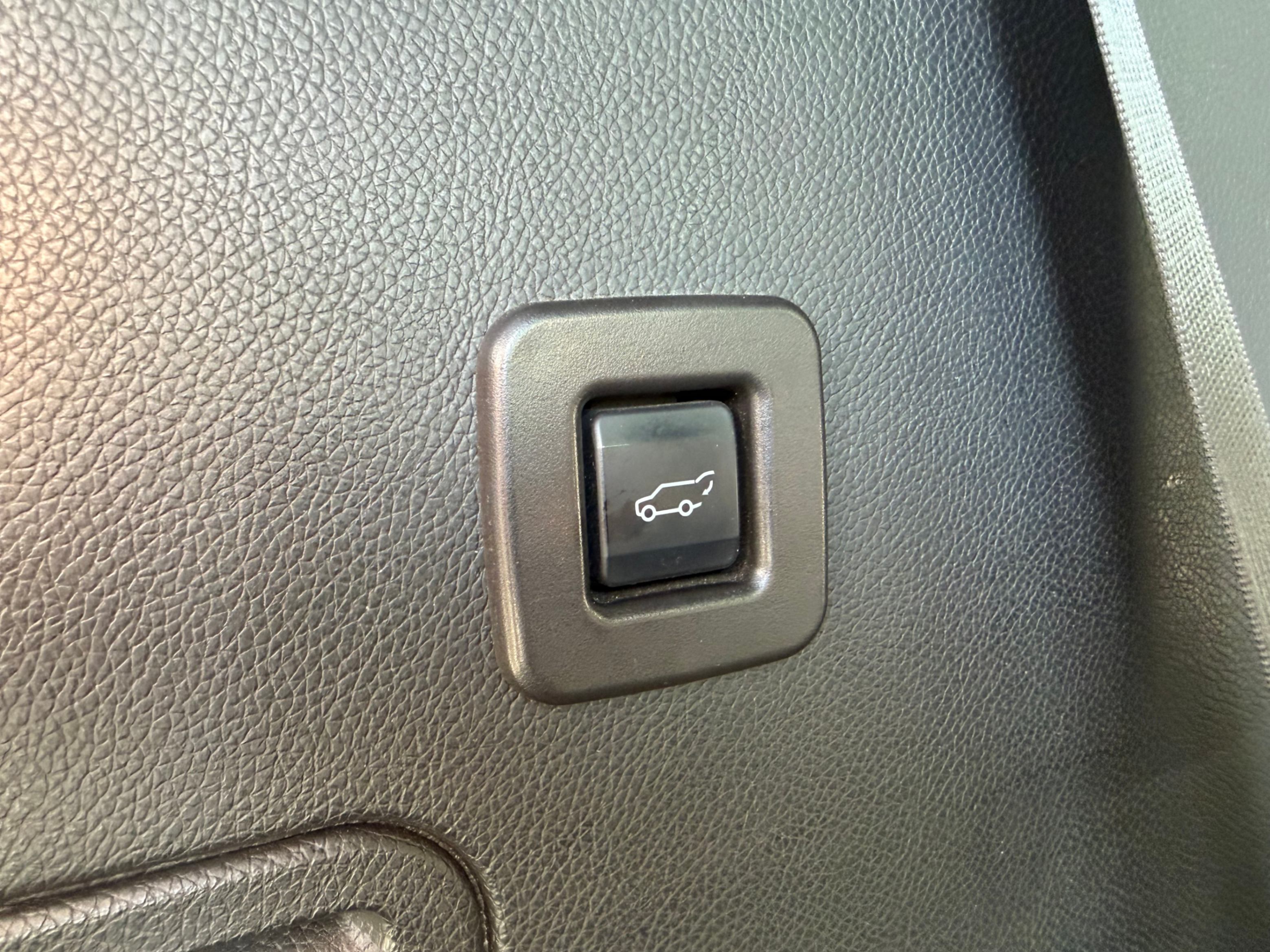 /aiautogroup/2011-Lincoln-Navigator-8497483218182855.jpg