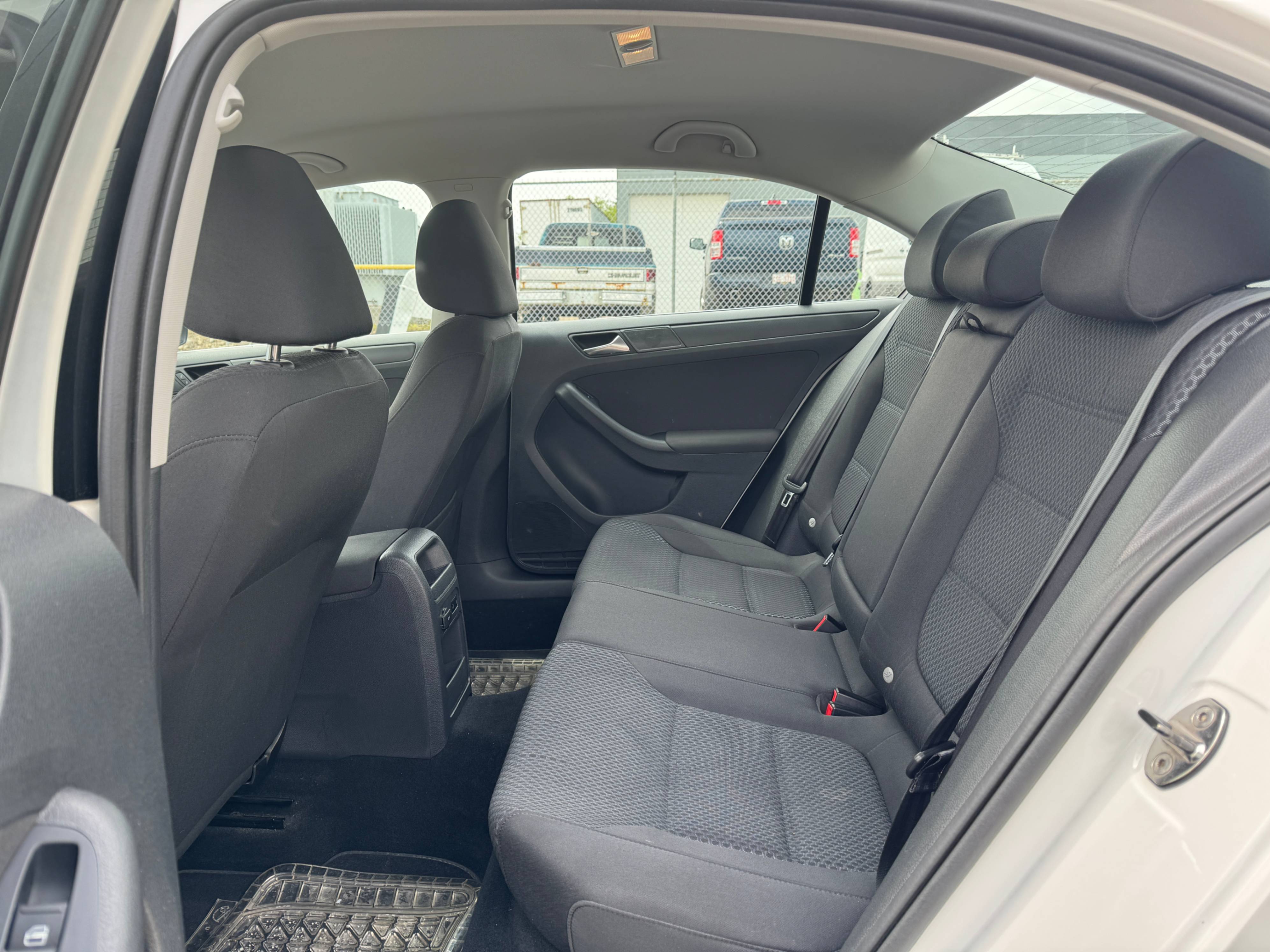/aiautogroup/2011-Volkswagen-Jetta-2790174001057597.jpg