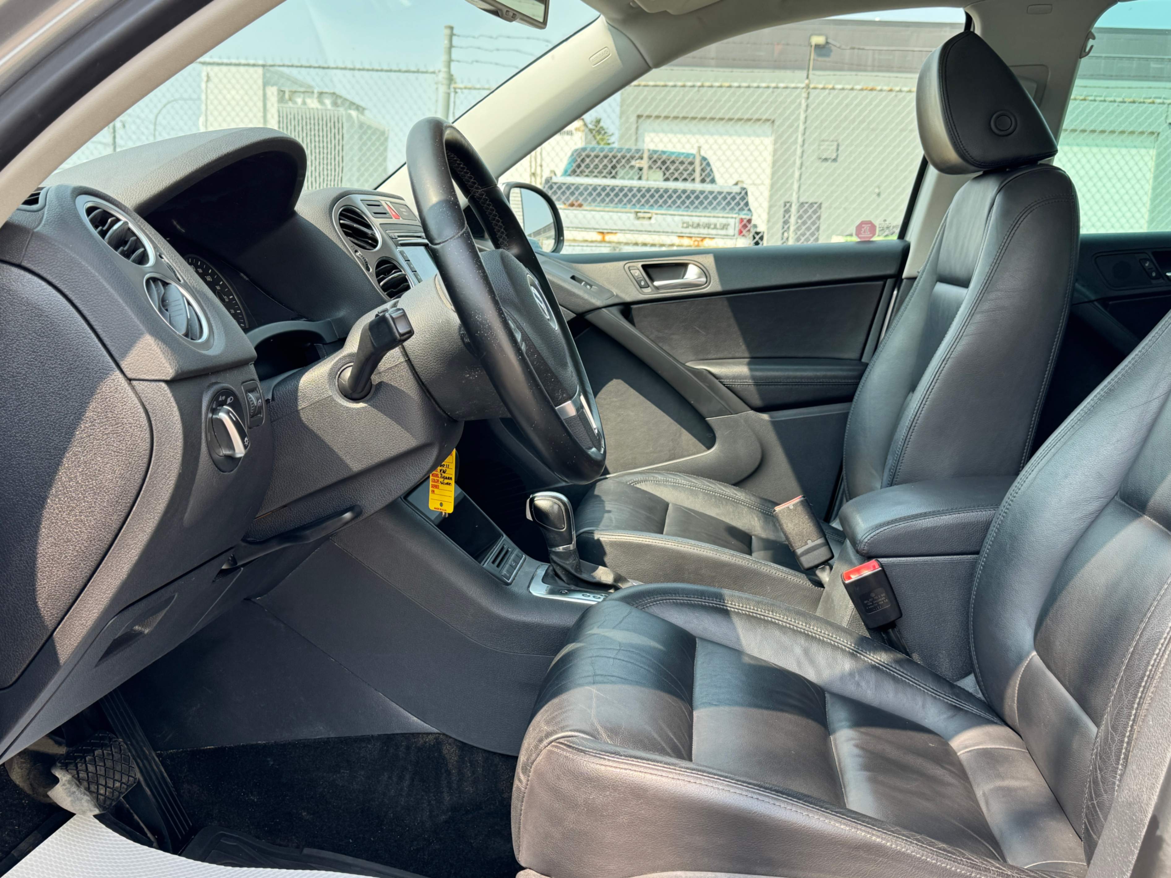 /aiautogroup/2011-Volkswagen-Tiguan-0451432436174497.jpg