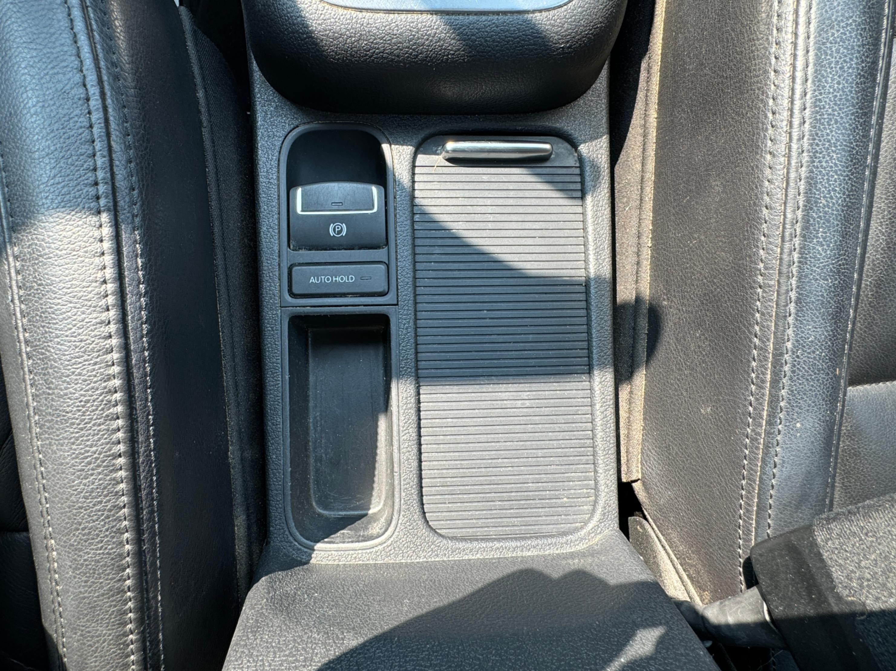 /aiautogroup/2011-Volkswagen-Tiguan-41844988574620756.jpg