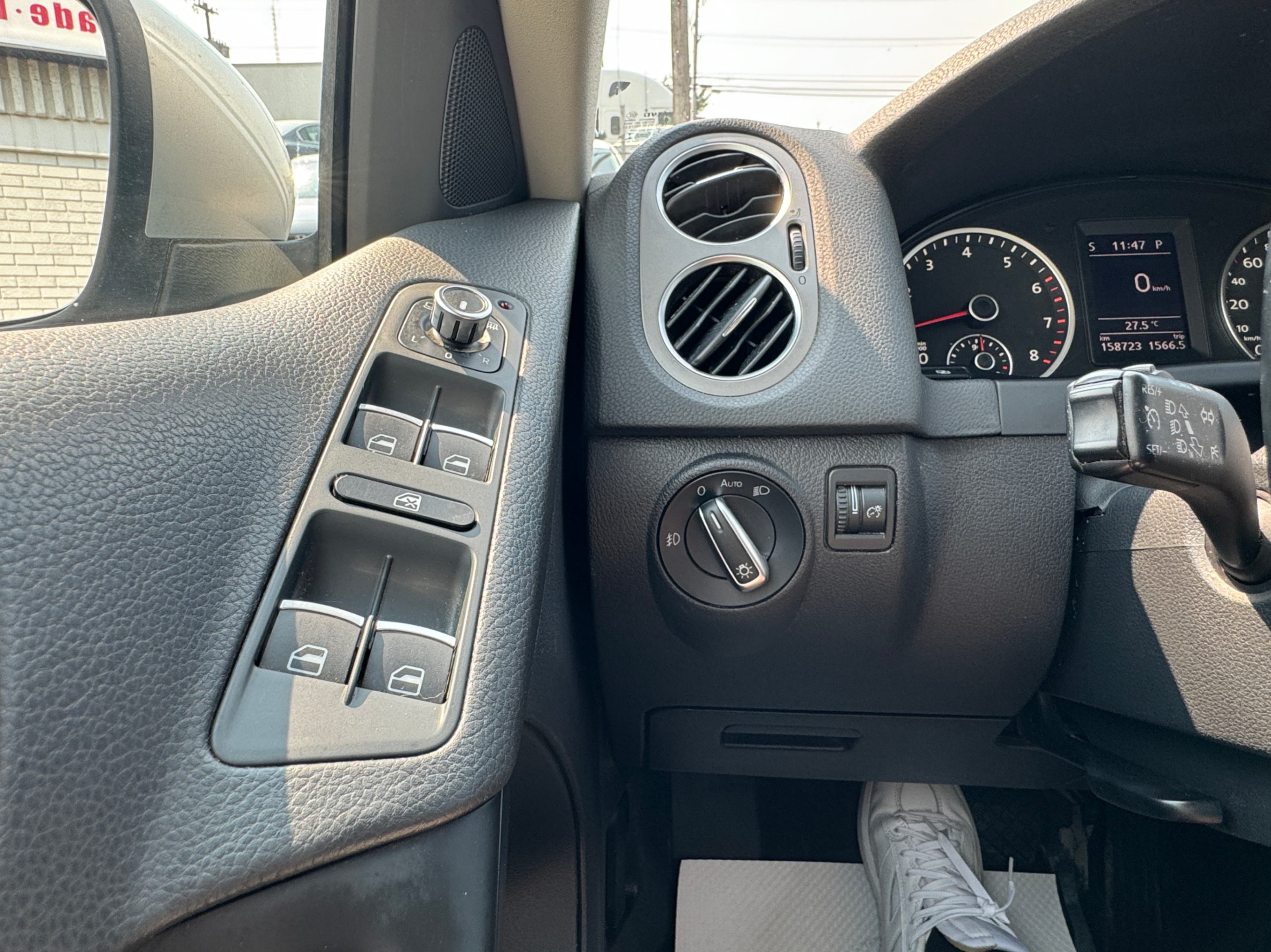 /aiautogroup/2011-Volkswagen-Tiguan-6783012733877549.jpg