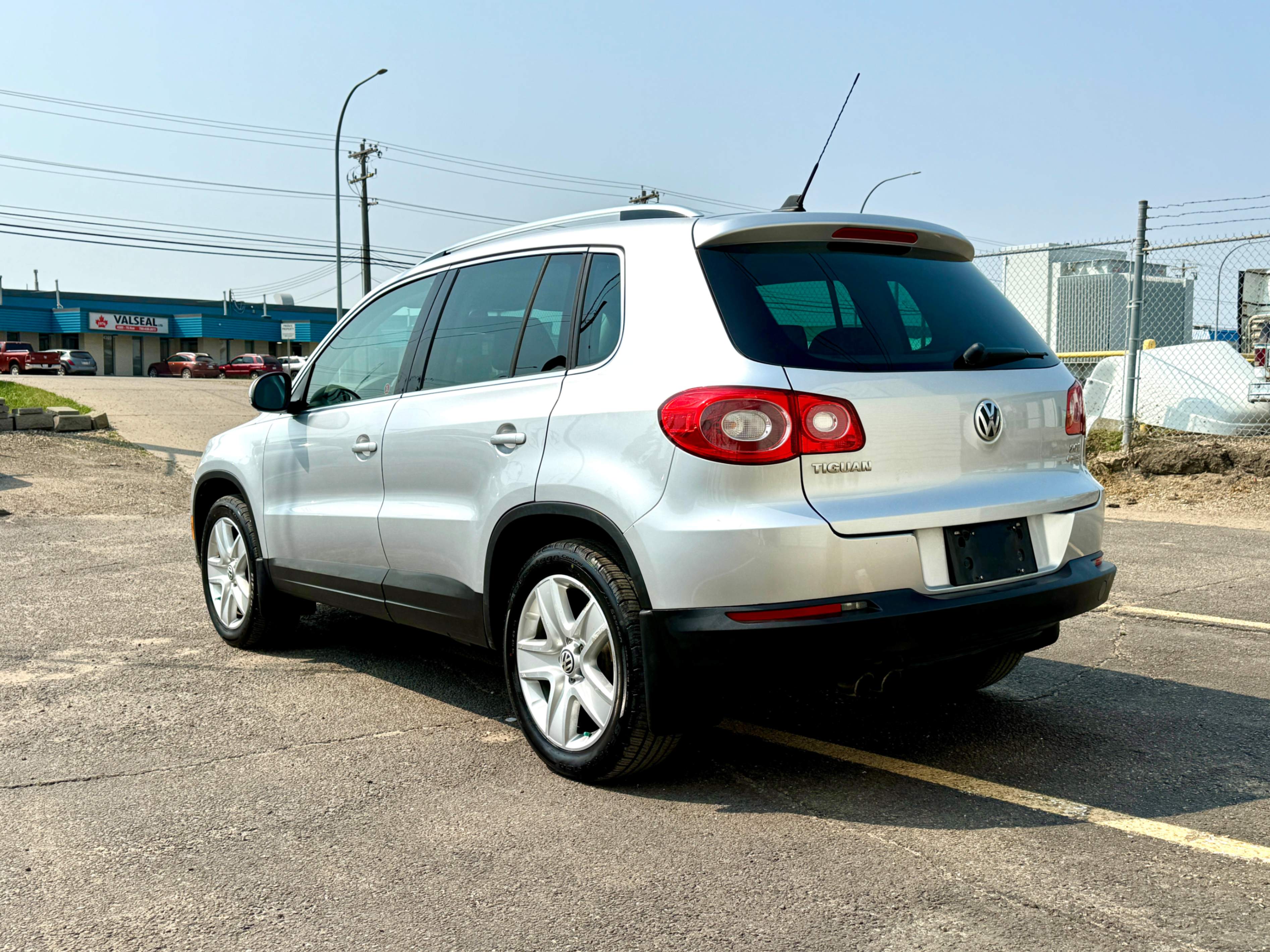 /aiautogroup/2011-Volkswagen-Tiguan-7203088077730868.jpg