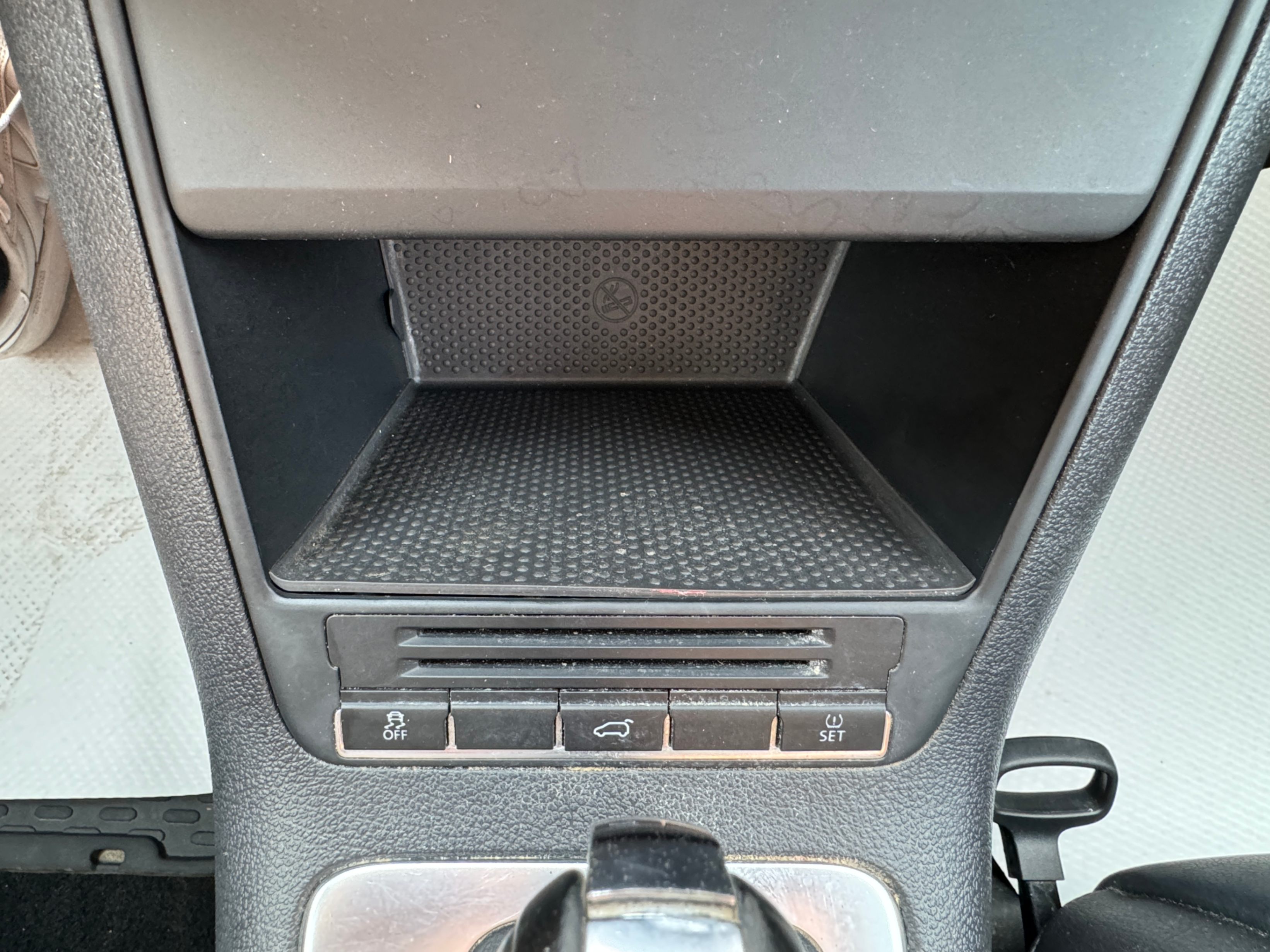 /aiautogroup/2011-Volkswagen-Tiguan-8731126142239858.jpg