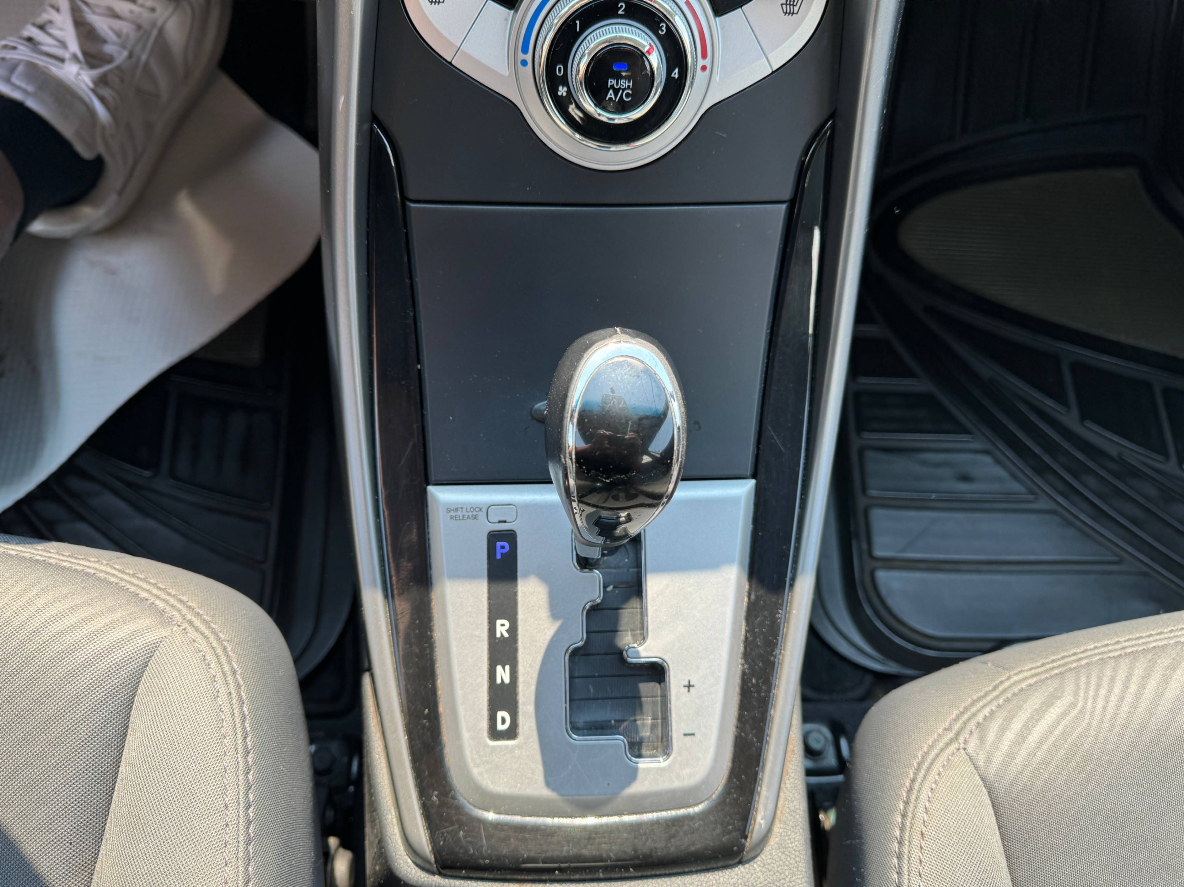 /aiautogroup/2012-Hyundai-Elantra-18980731971496478.jpg