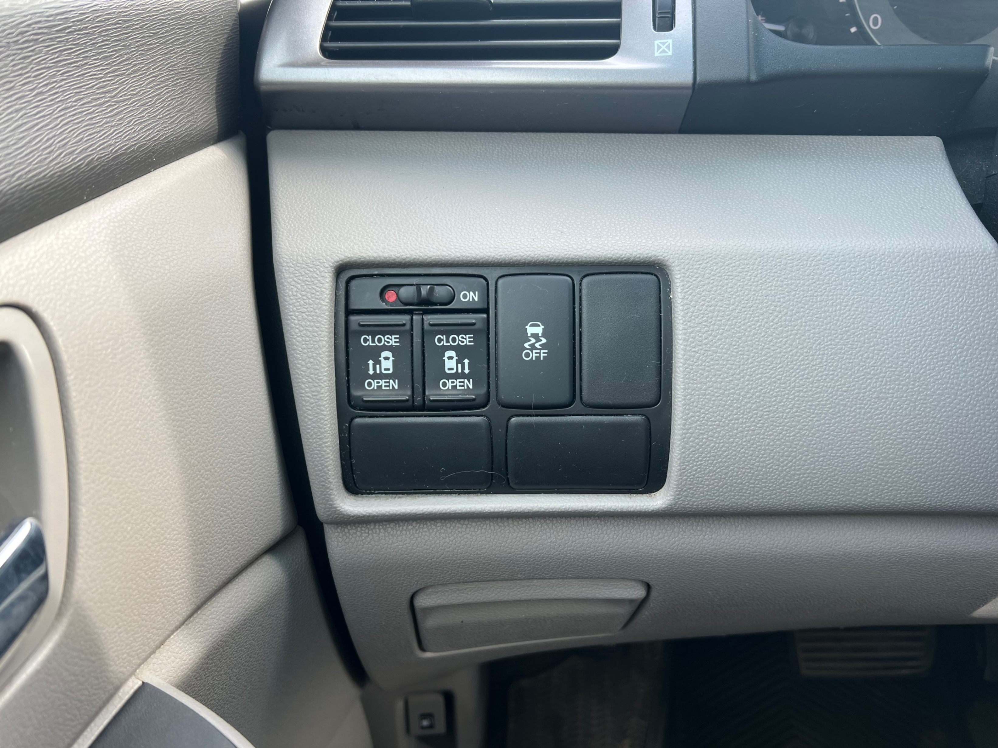 /aiautogroup/2014-Honda-Odyssey-962564170509213.jpg