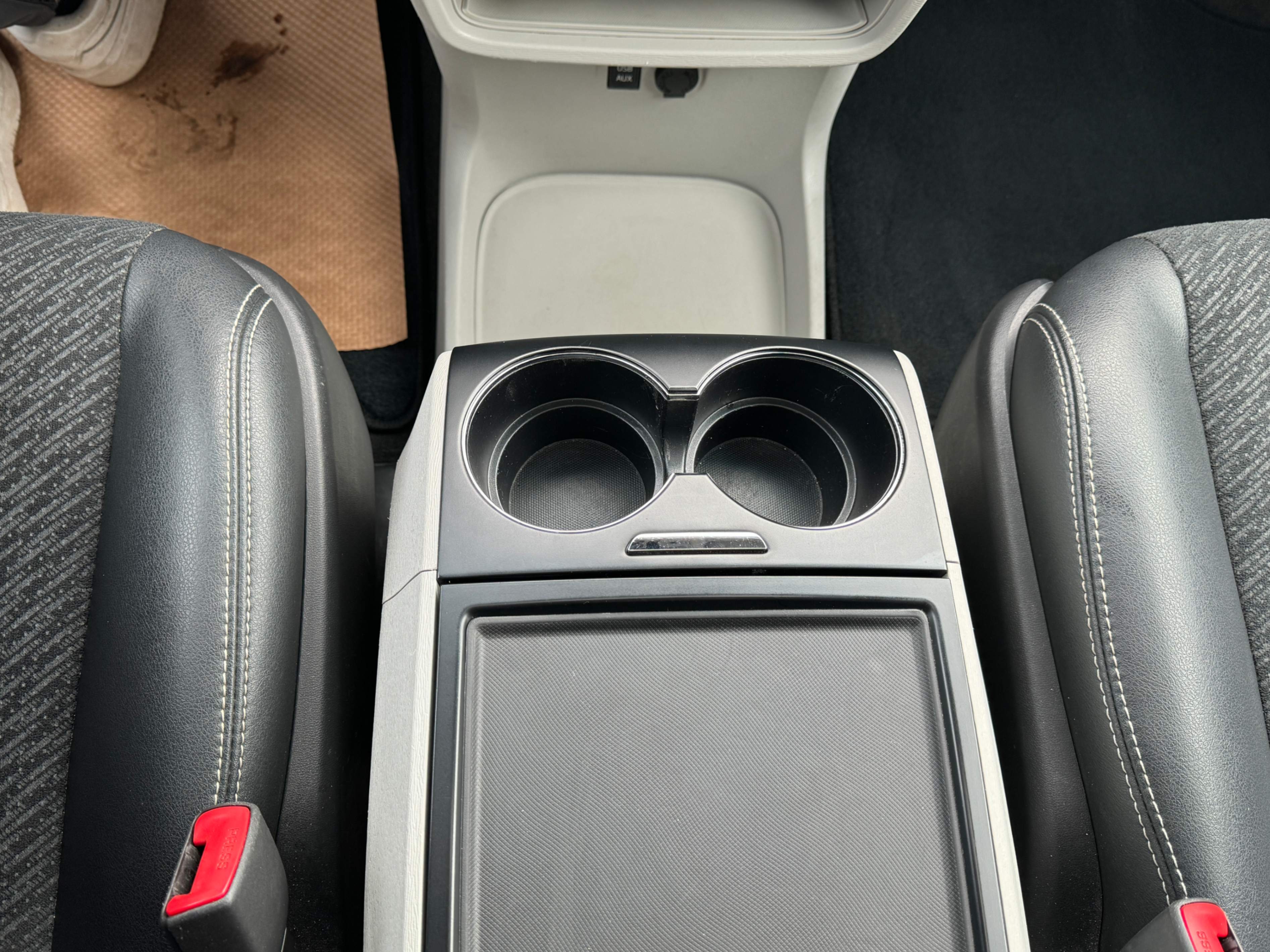 /aiautogroup/2014-Toyota-Sienna-3283638598035352.jpg