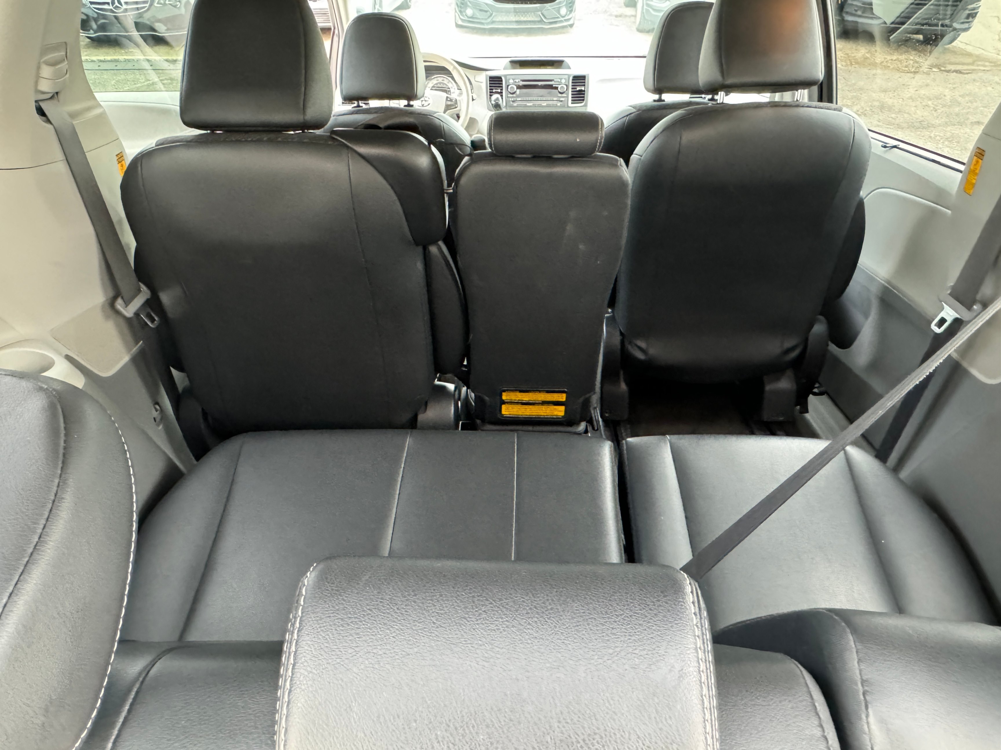 /aiautogroup/2014-Toyota-Sienna-8350314282618856.jpg