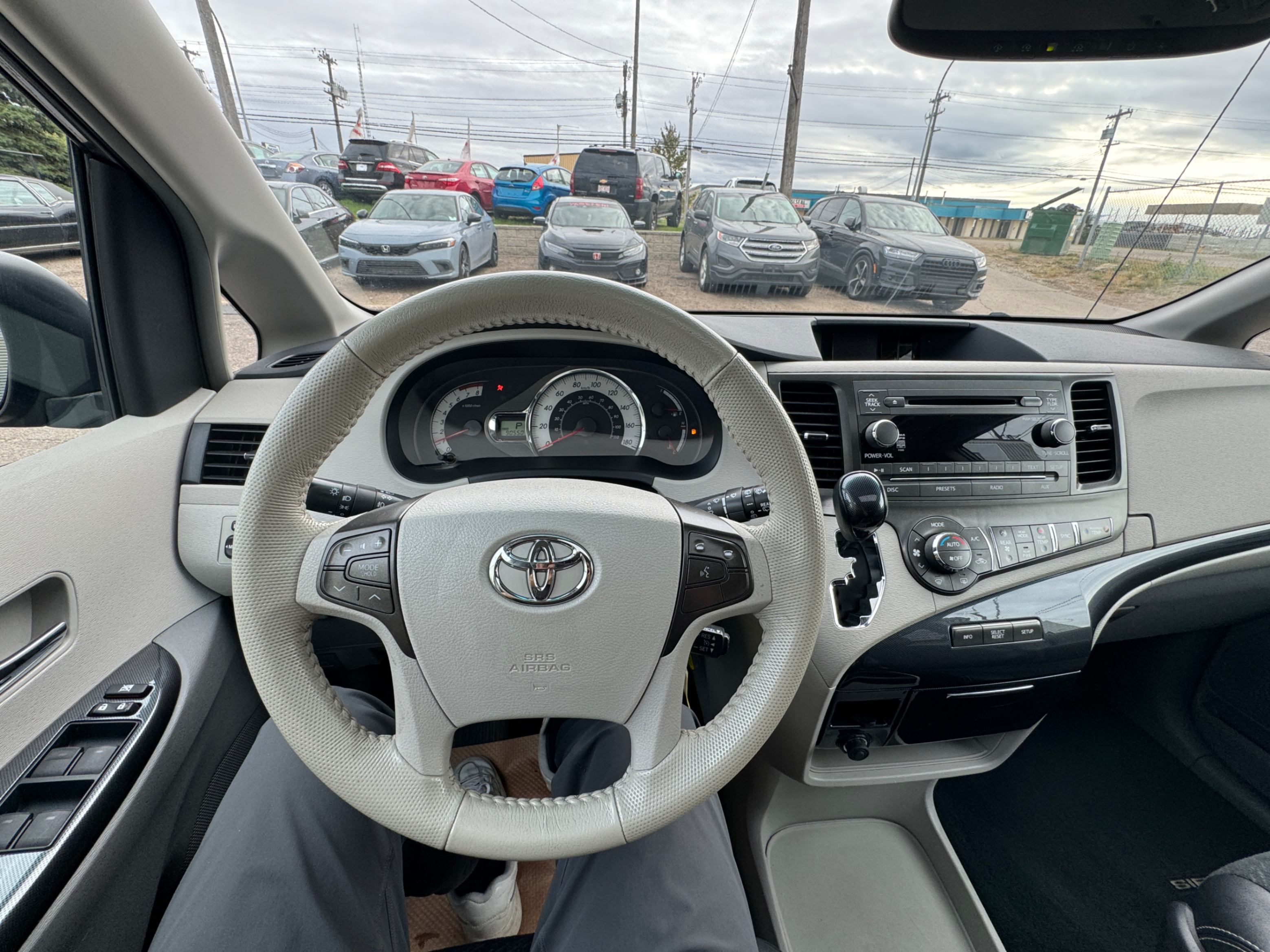 /aiautogroup/2014-Toyota-Sienna-9091966401316658.jpg