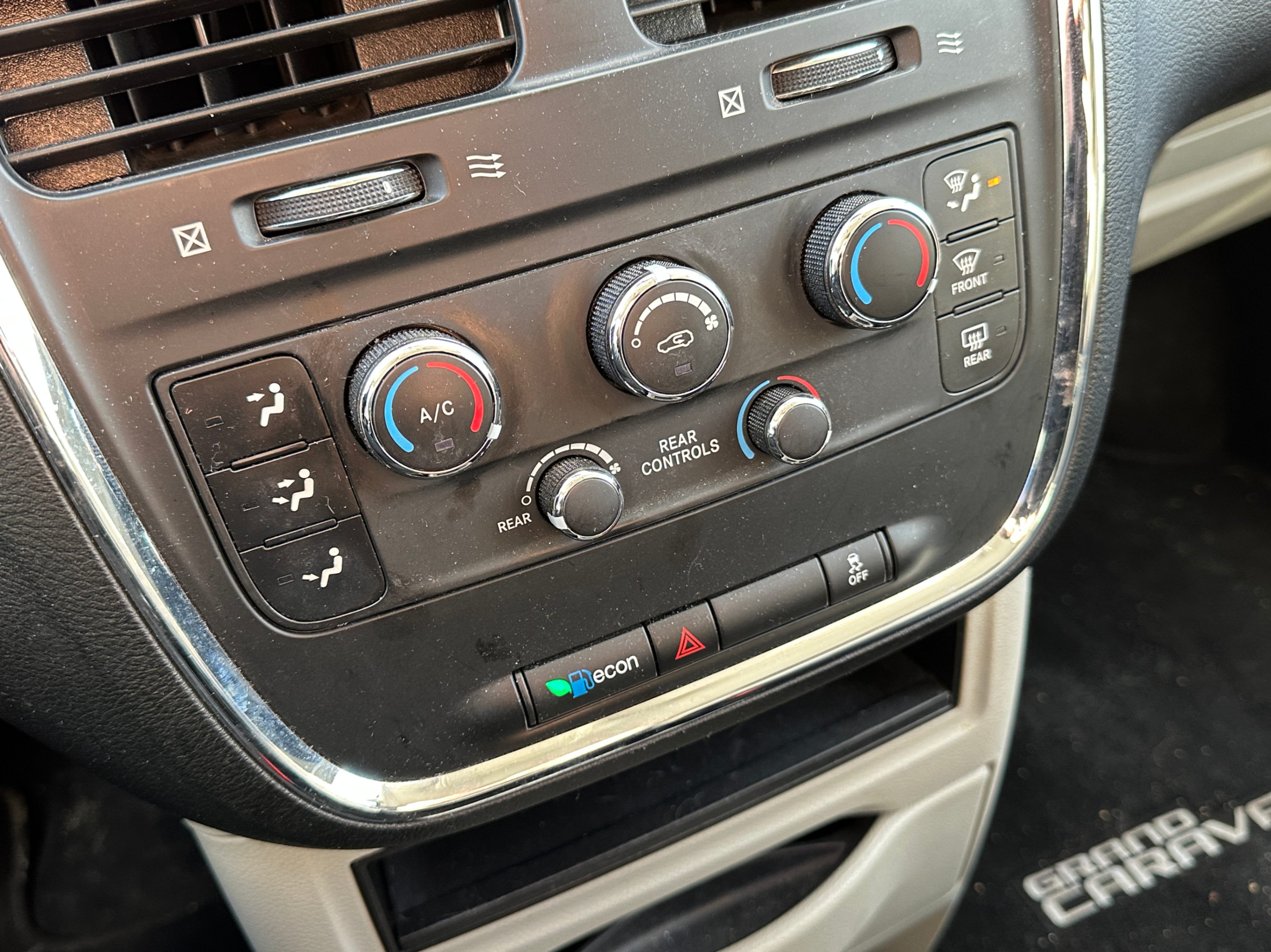 /aiautogroup/2015-Dodge-GrandCaravan-059246742713628064.jpg