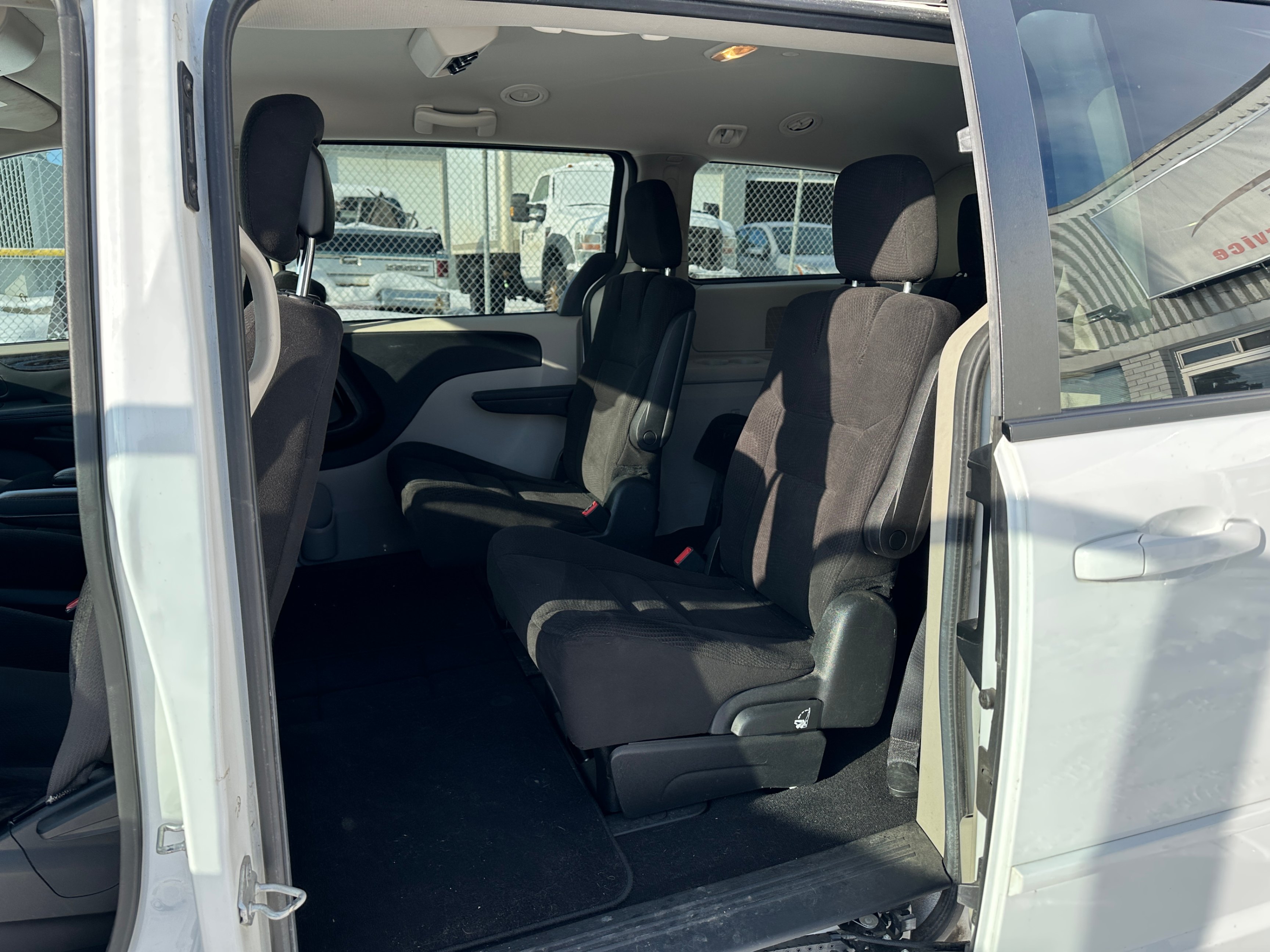 /aiautogroup/2015-Dodge-GrandCaravan-1531623890593956.jpg