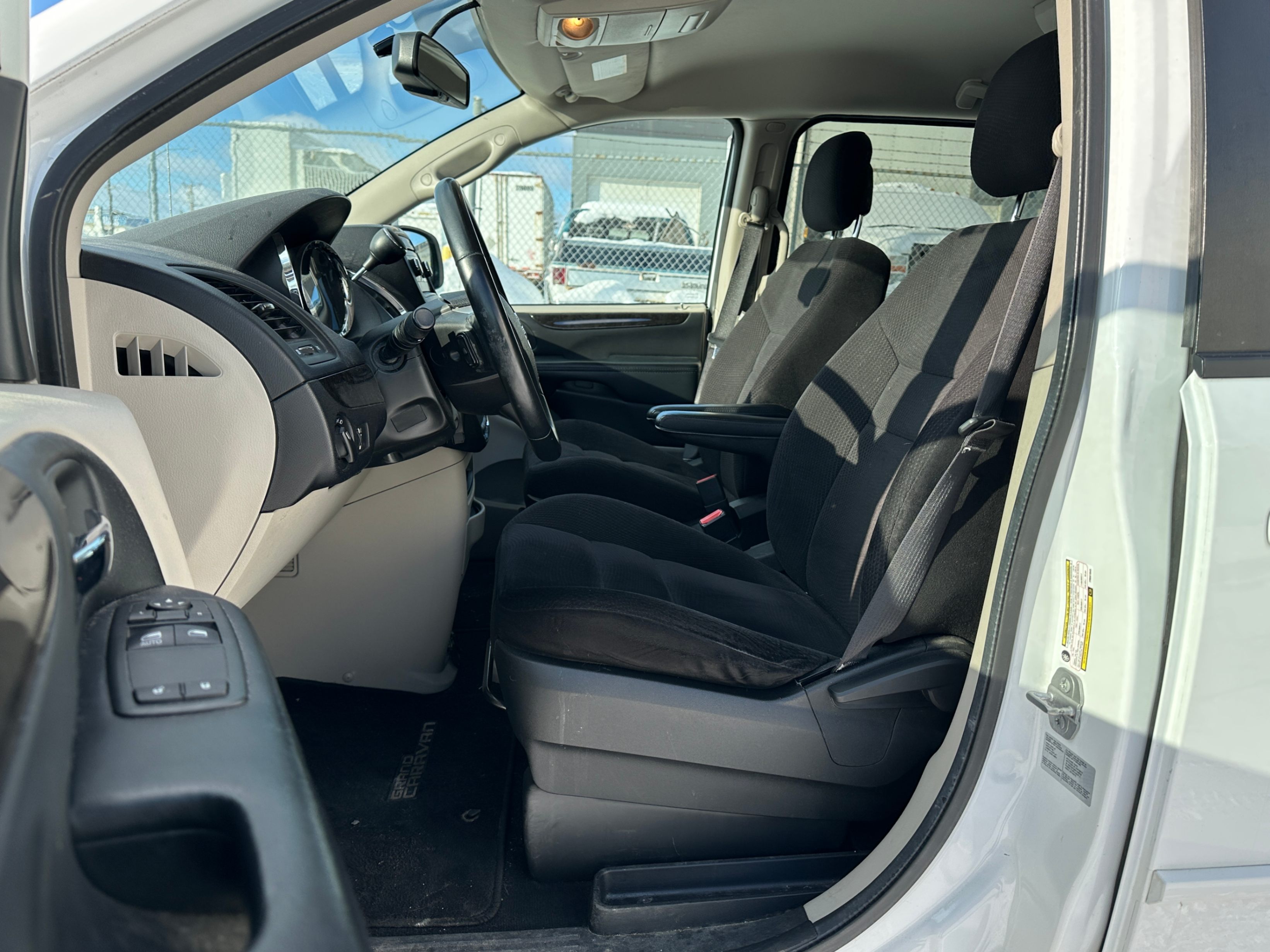 /aiautogroup/2015-Dodge-GrandCaravan-42860800483423334.jpg