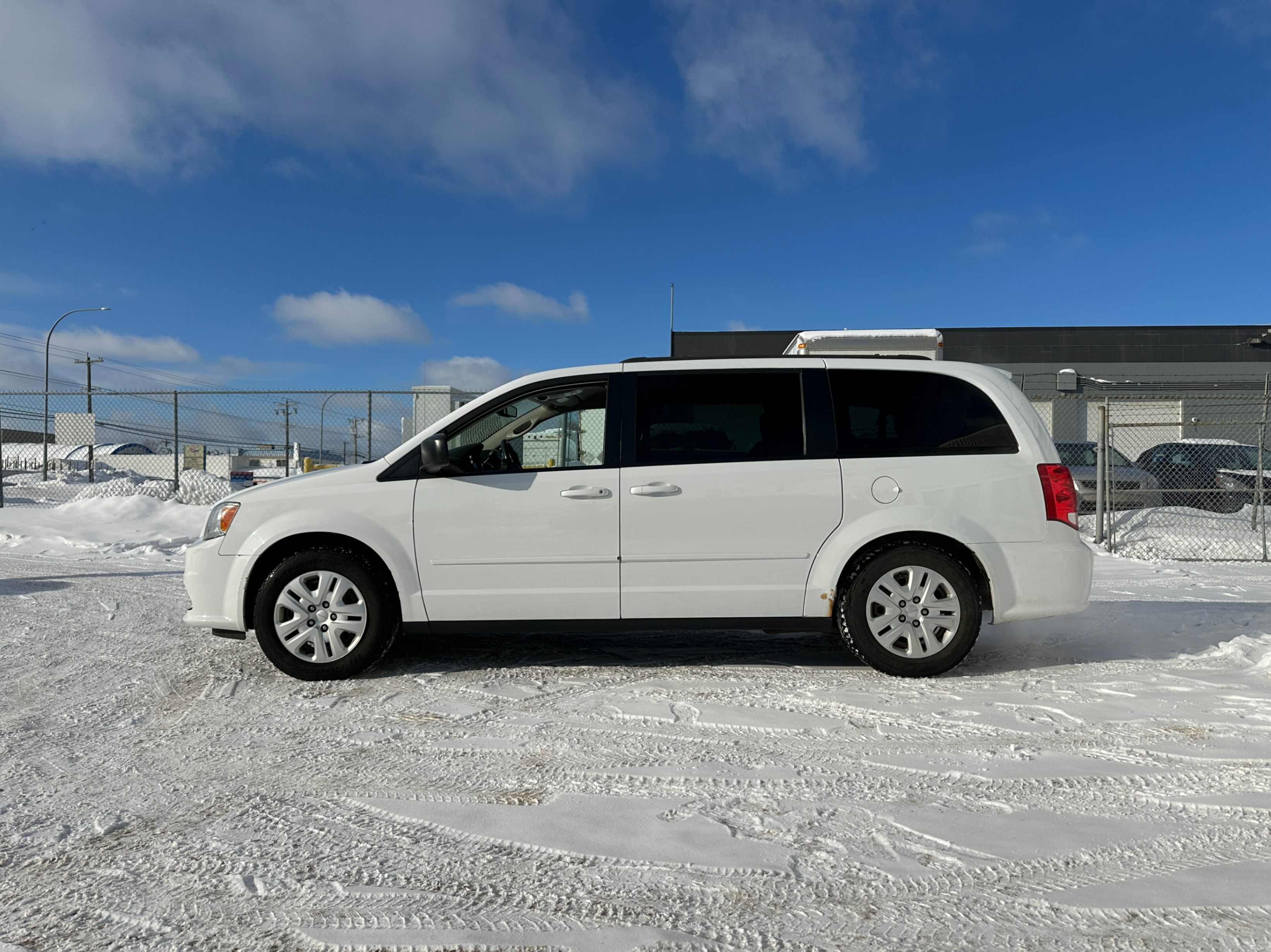 /aiautogroup/2015-Dodge-GrandCaravan-683286616808708.jpg