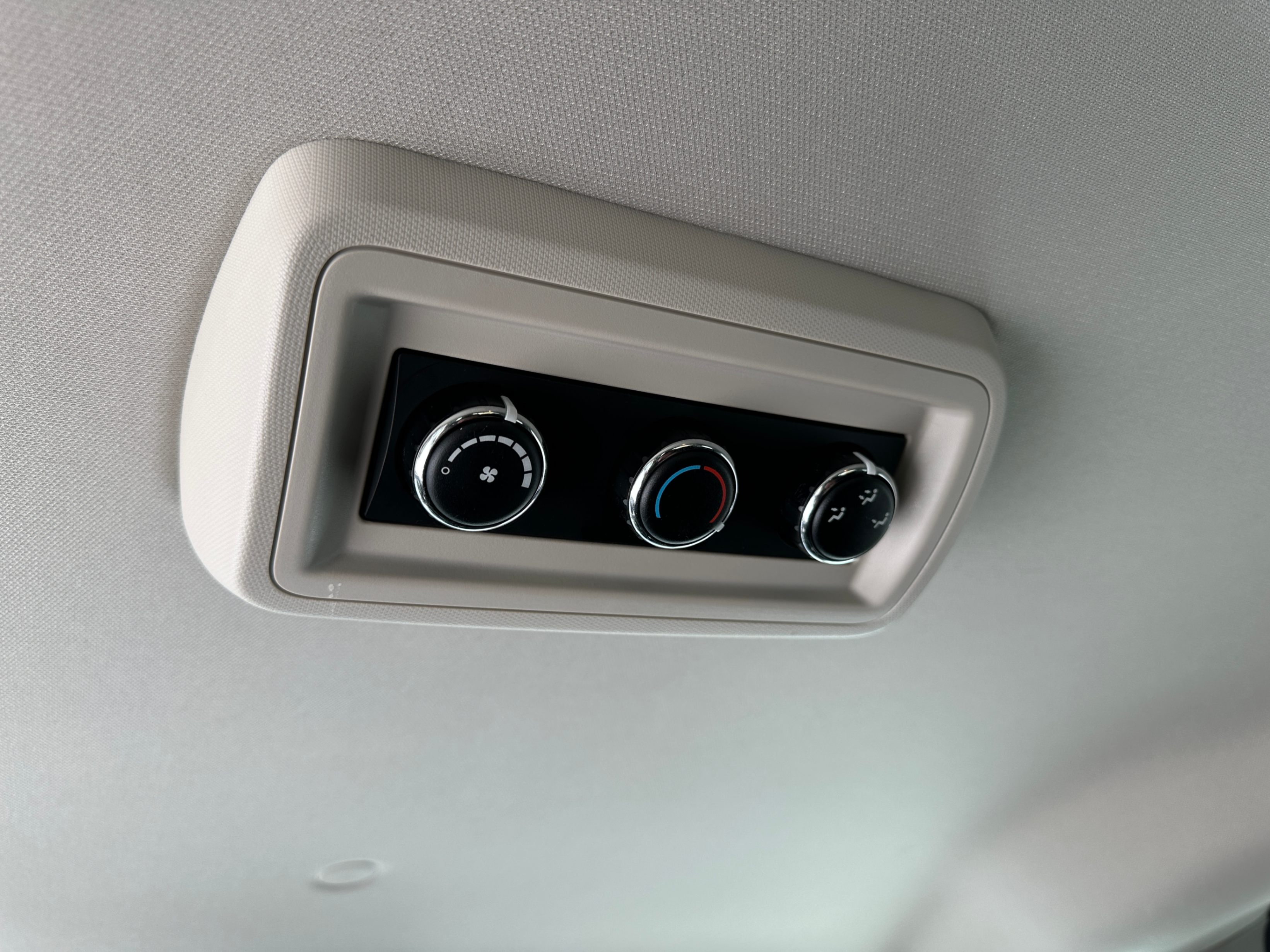 /aiautogroup/2015-Dodge-GrandCaravan-8902408056451498.jpg