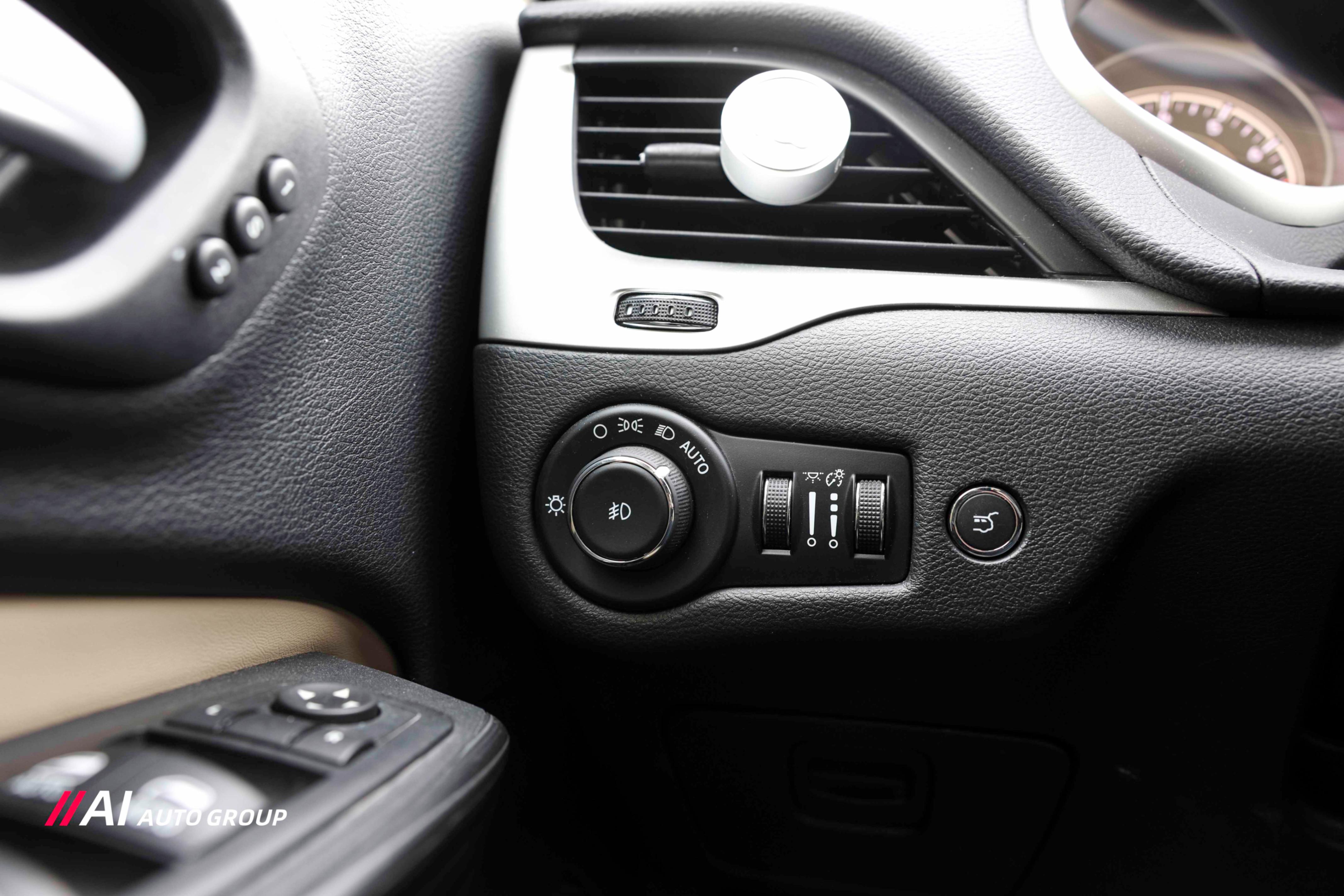 /aiautogroup/2015-Jeep-Cherokee-6993288556026152.jpg