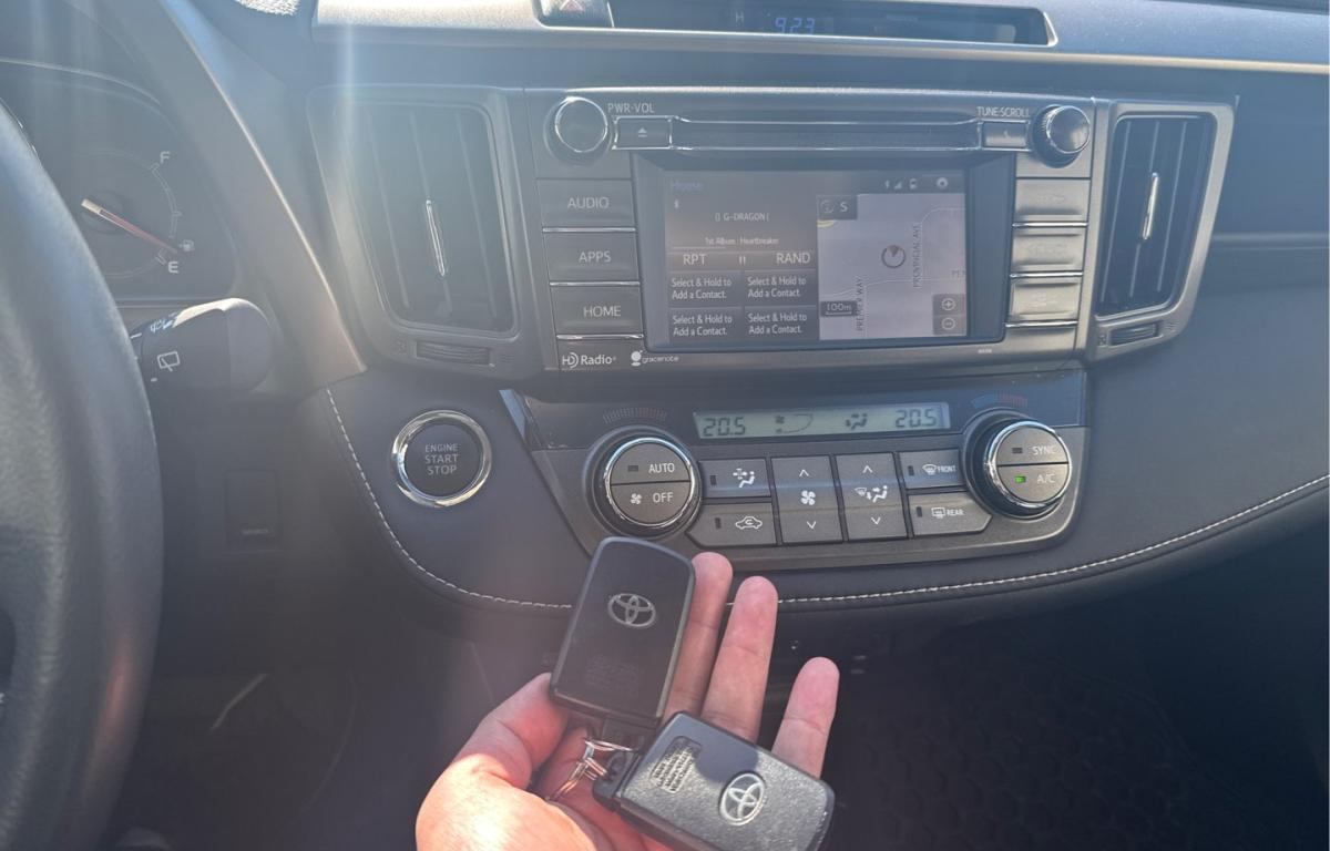 /aiautogroup/2015-Toyota-RAV4-16674271884597291.jpg