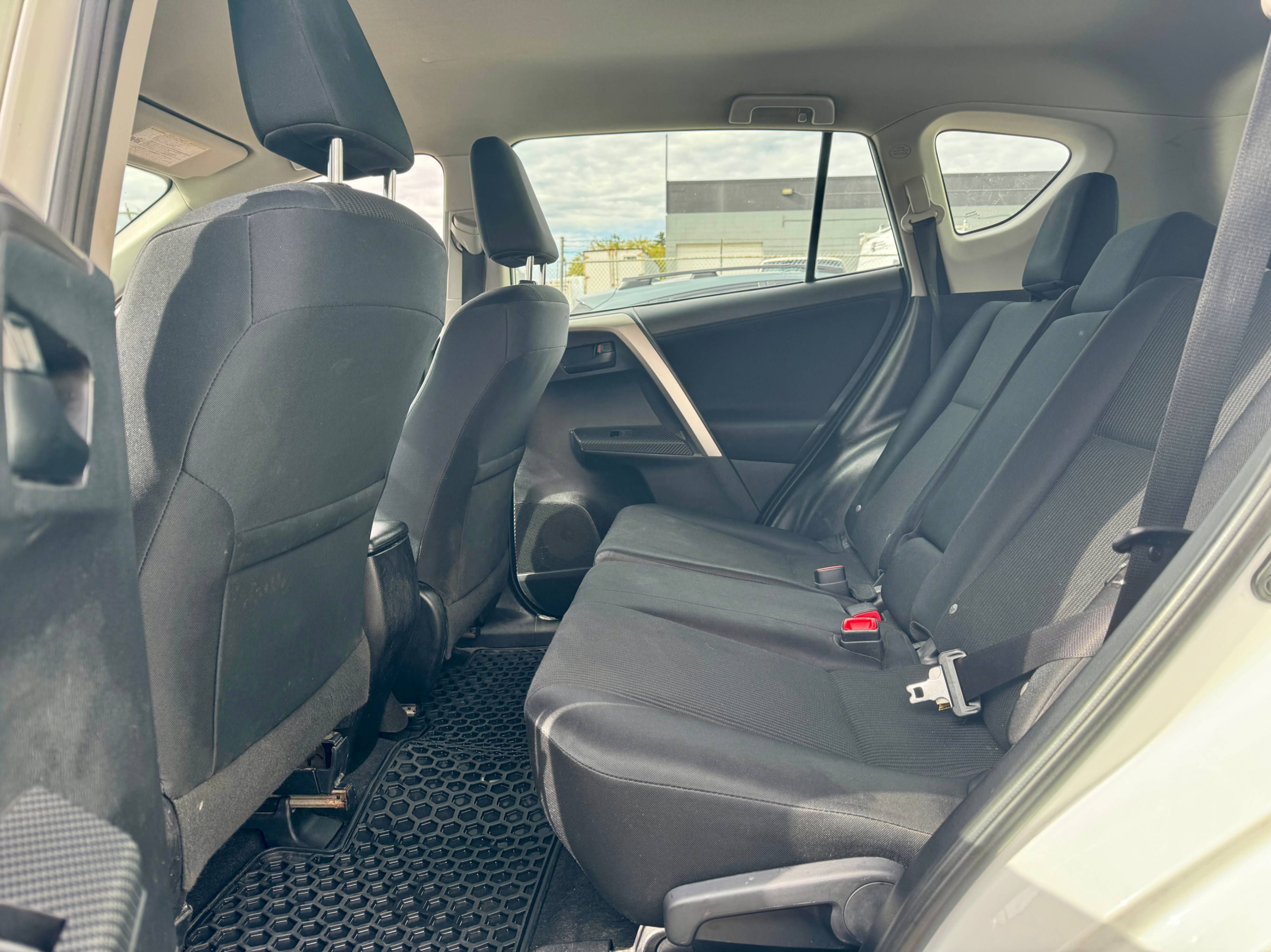 /aiautogroup/2015-Toyota-RAV4-7963817446780621.jpg