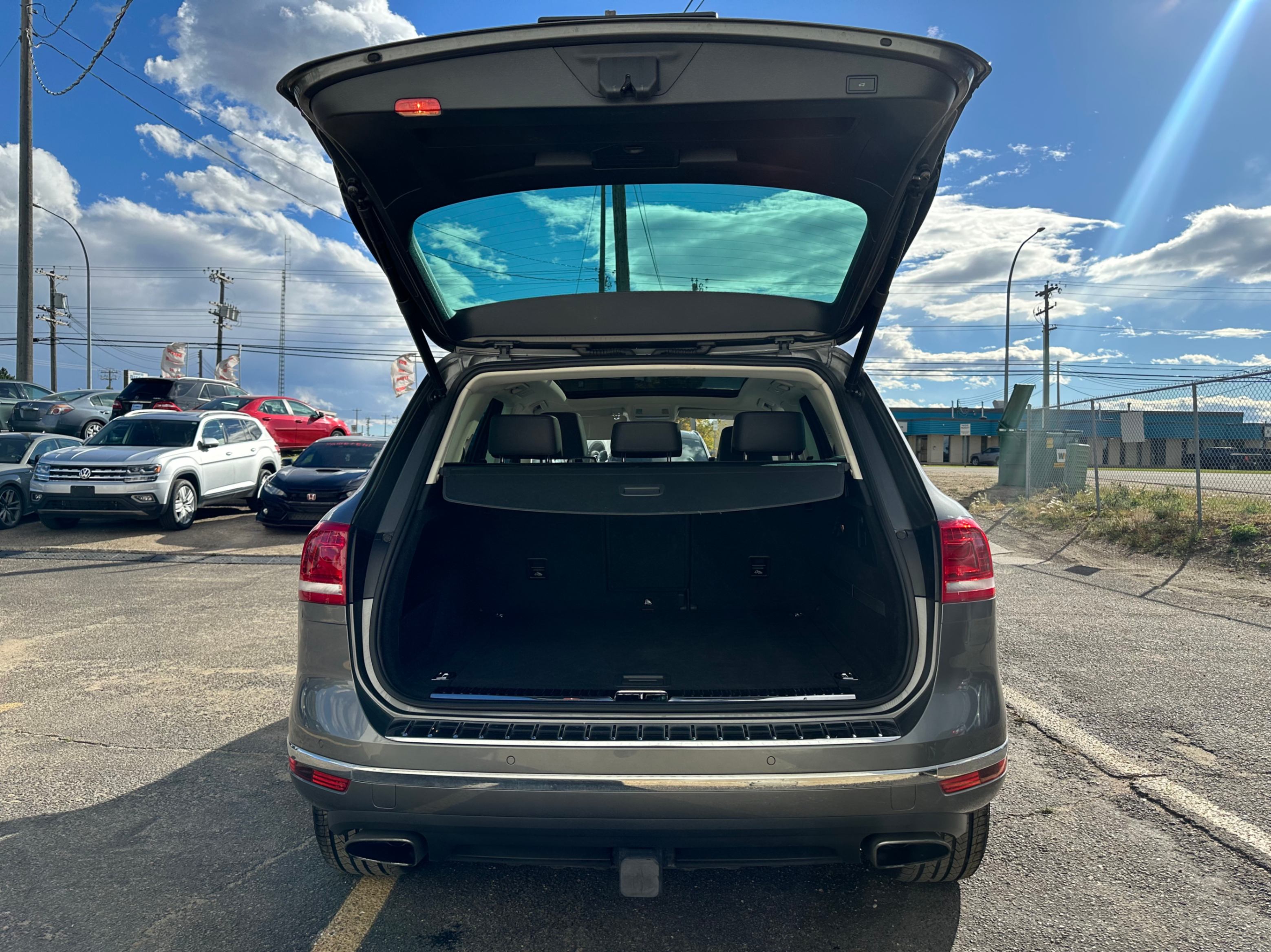 /aiautogroup/2015-Volkswagen-Touareg-6529763441758125.jpg