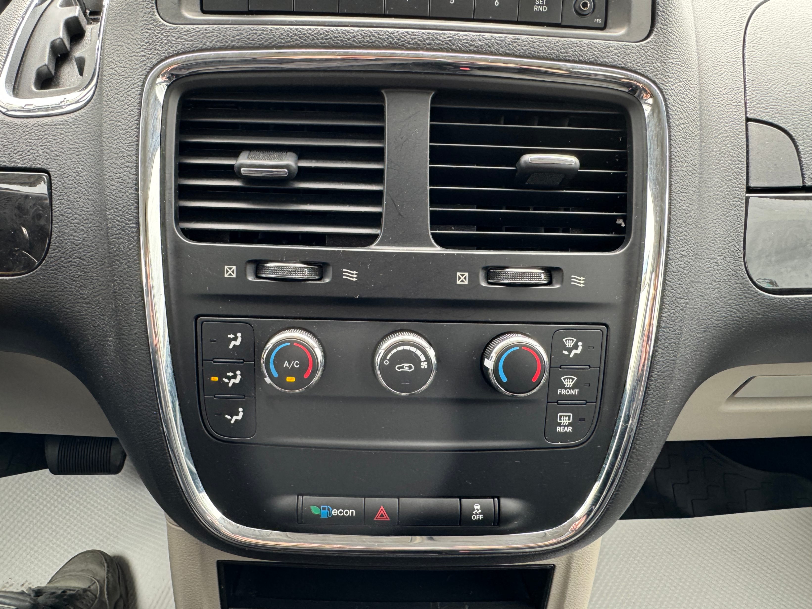 /aiautogroup/2016-Dodge-GrandCaravan-12480961546494562.jpg