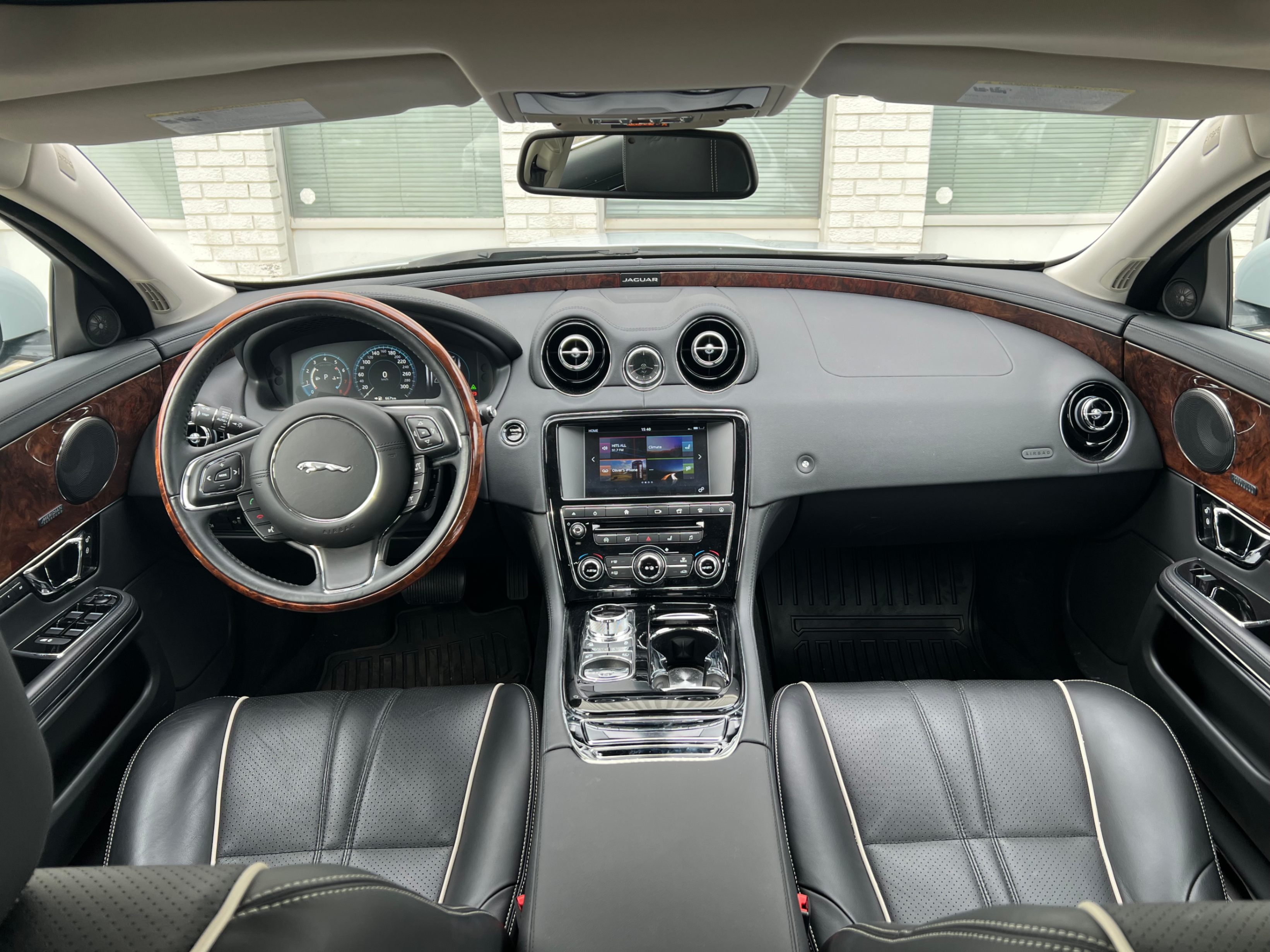 /aiautogroup/2016-Jaguar-XJ-7247975972008409.jpg