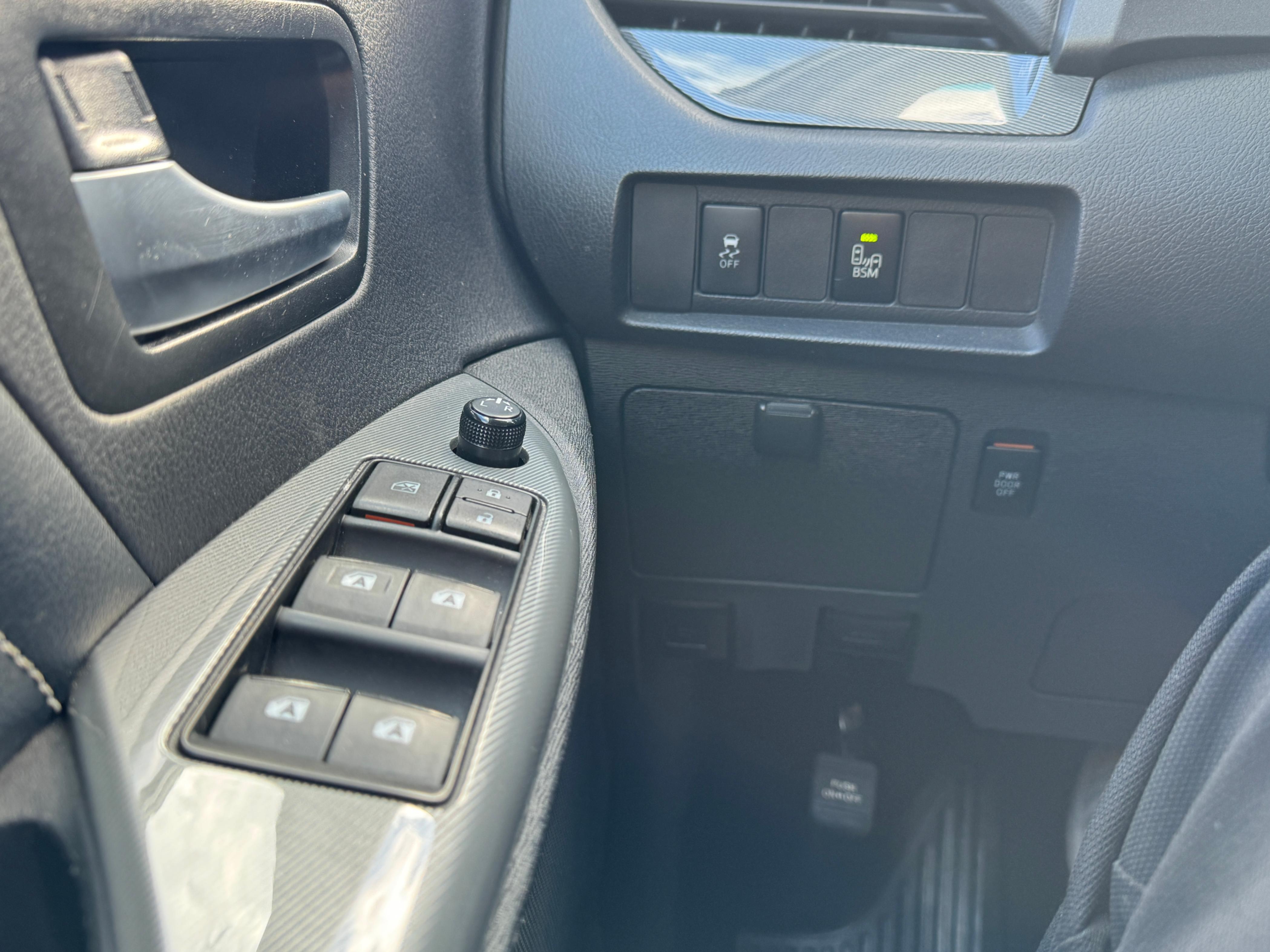 /aiautogroup/2016-Toyota-Sienna-17655131486939069.jpg