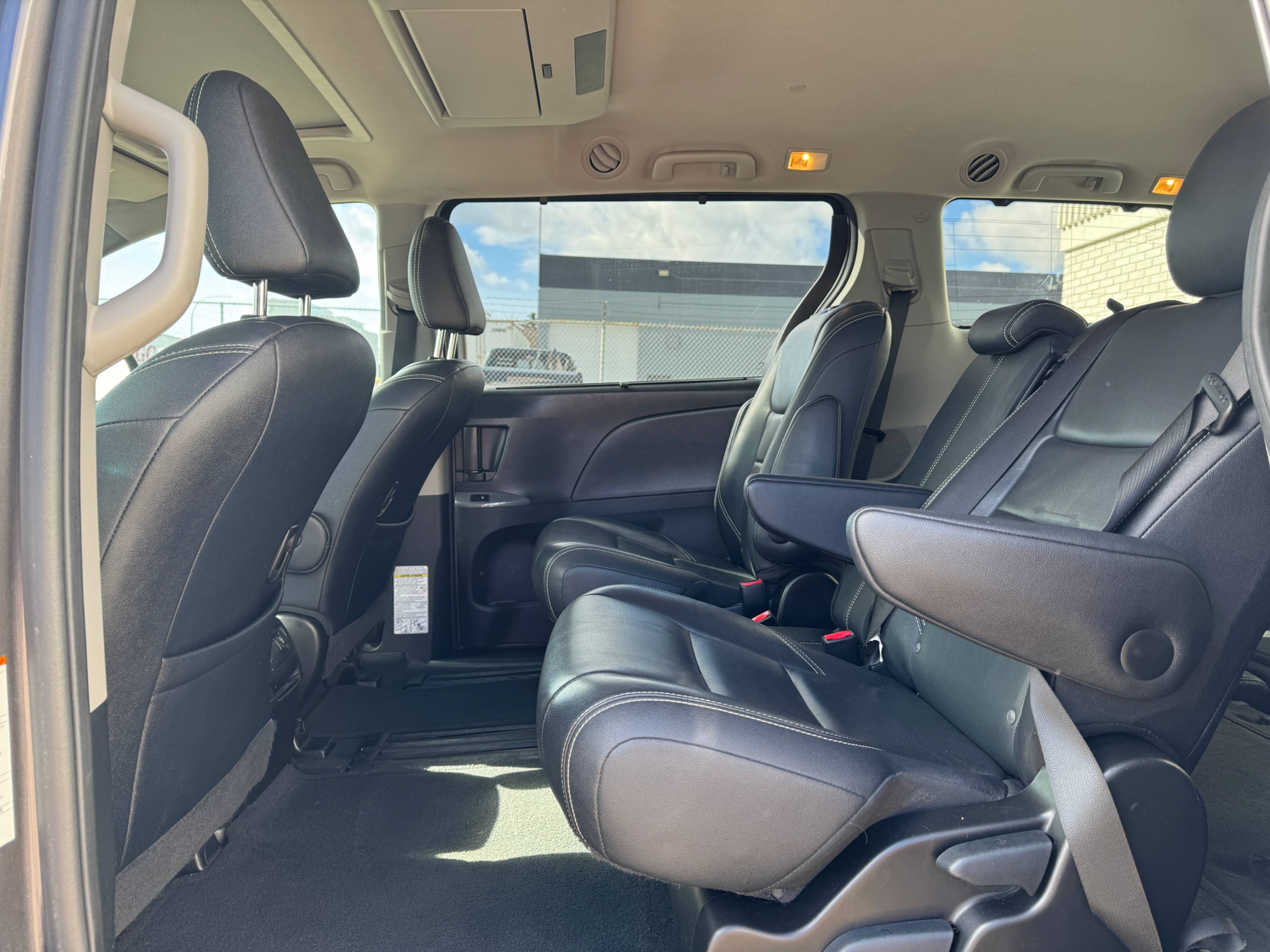 /aiautogroup/2016-Toyota-Sienna-5208724657157768.jpg