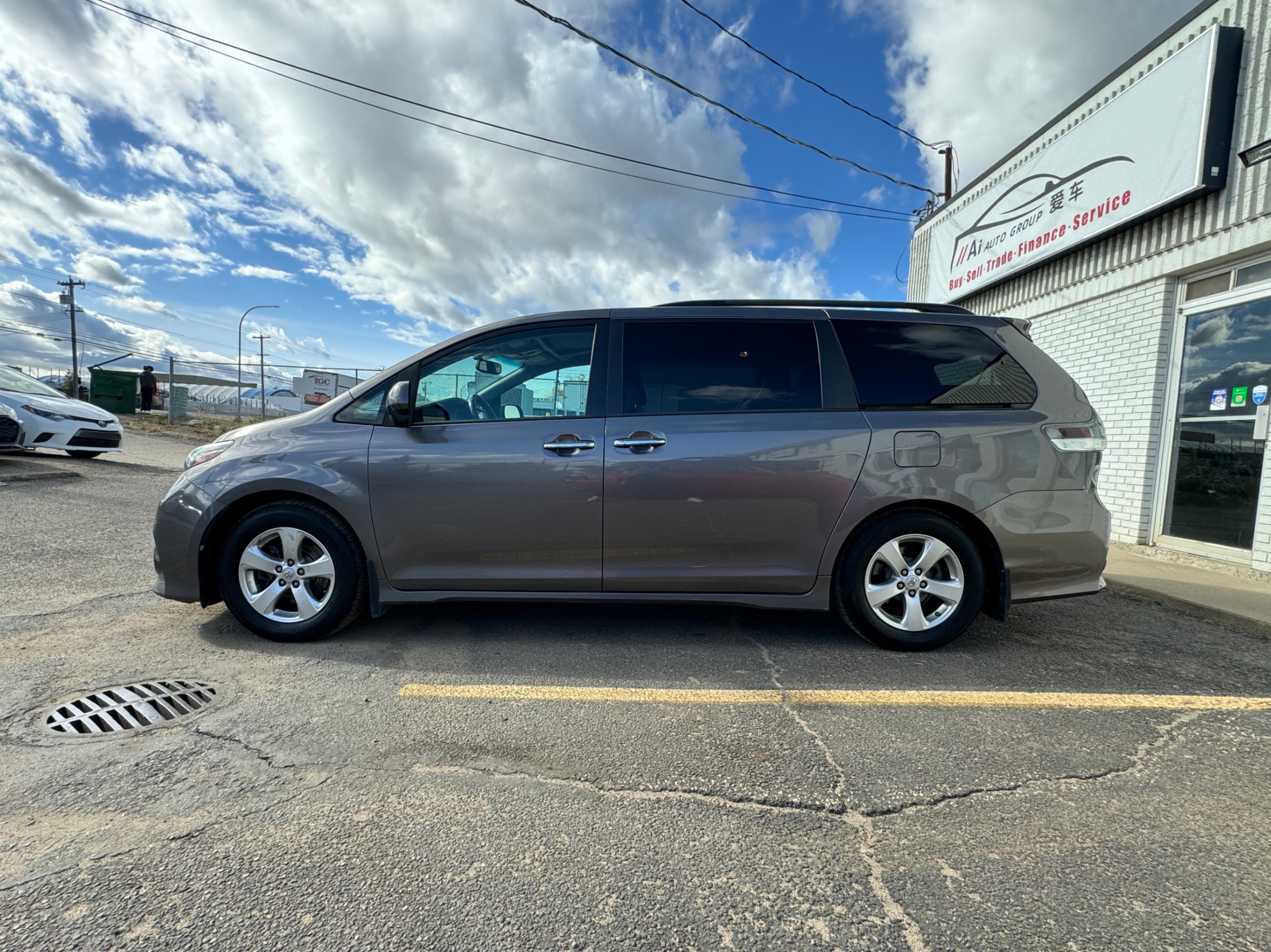 /aiautogroup/2016-Toyota-Sienna-9998335541754786.jpg