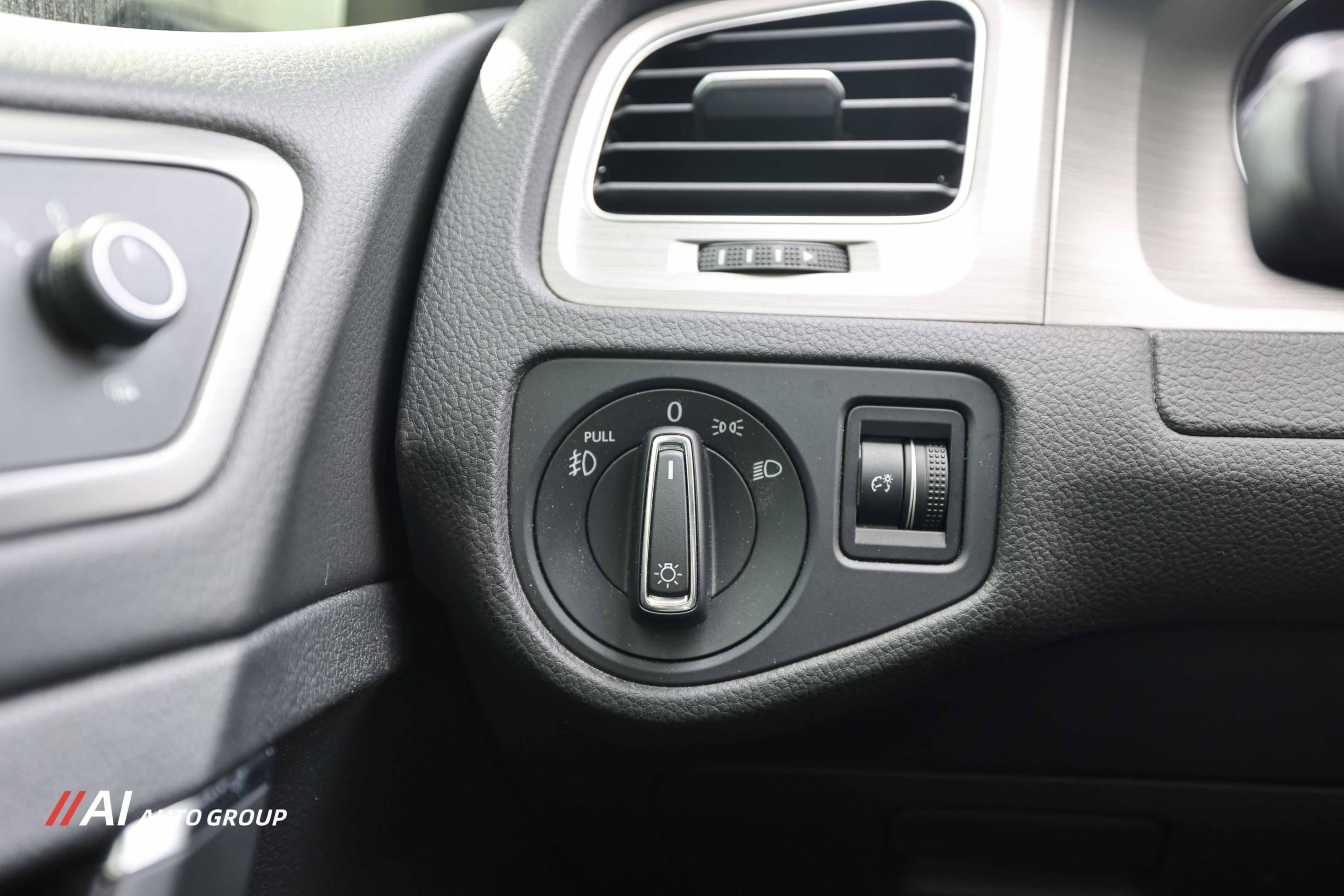 /aiautogroup/2016-Volkswagen-Golf-14921415398923799.jpg