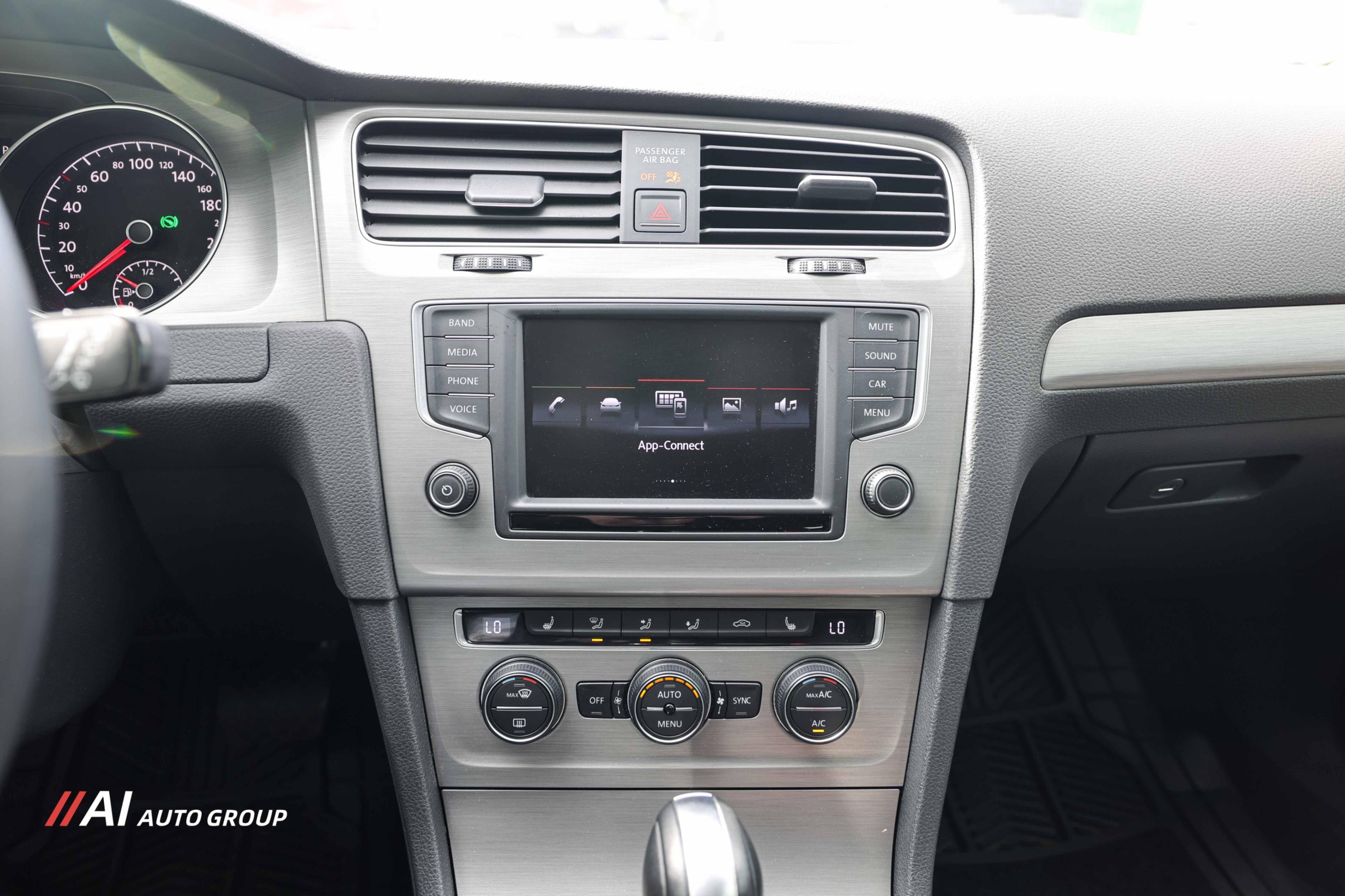 /aiautogroup/2016-Volkswagen-Golf-6841863430933333.jpg