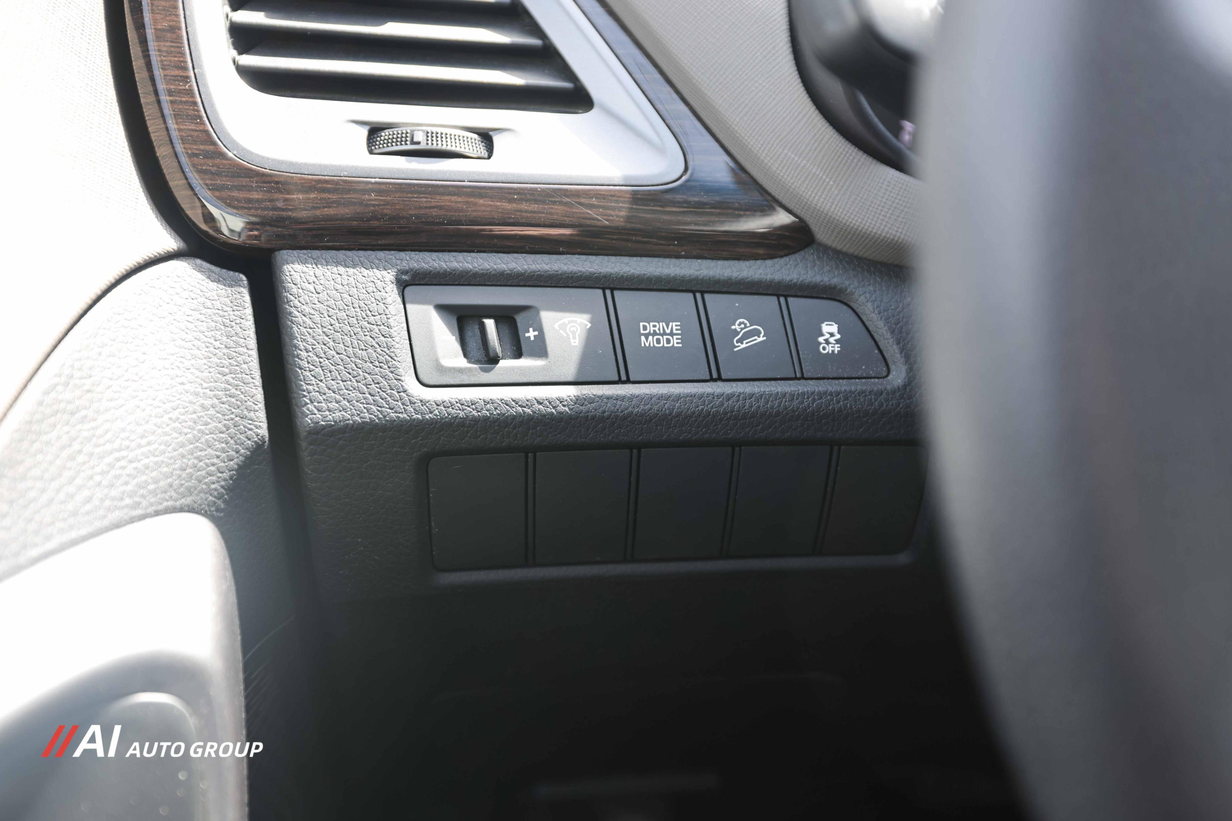 /aiautogroup/2017-Hyundai-SantaFe-28744714513468517.jpg