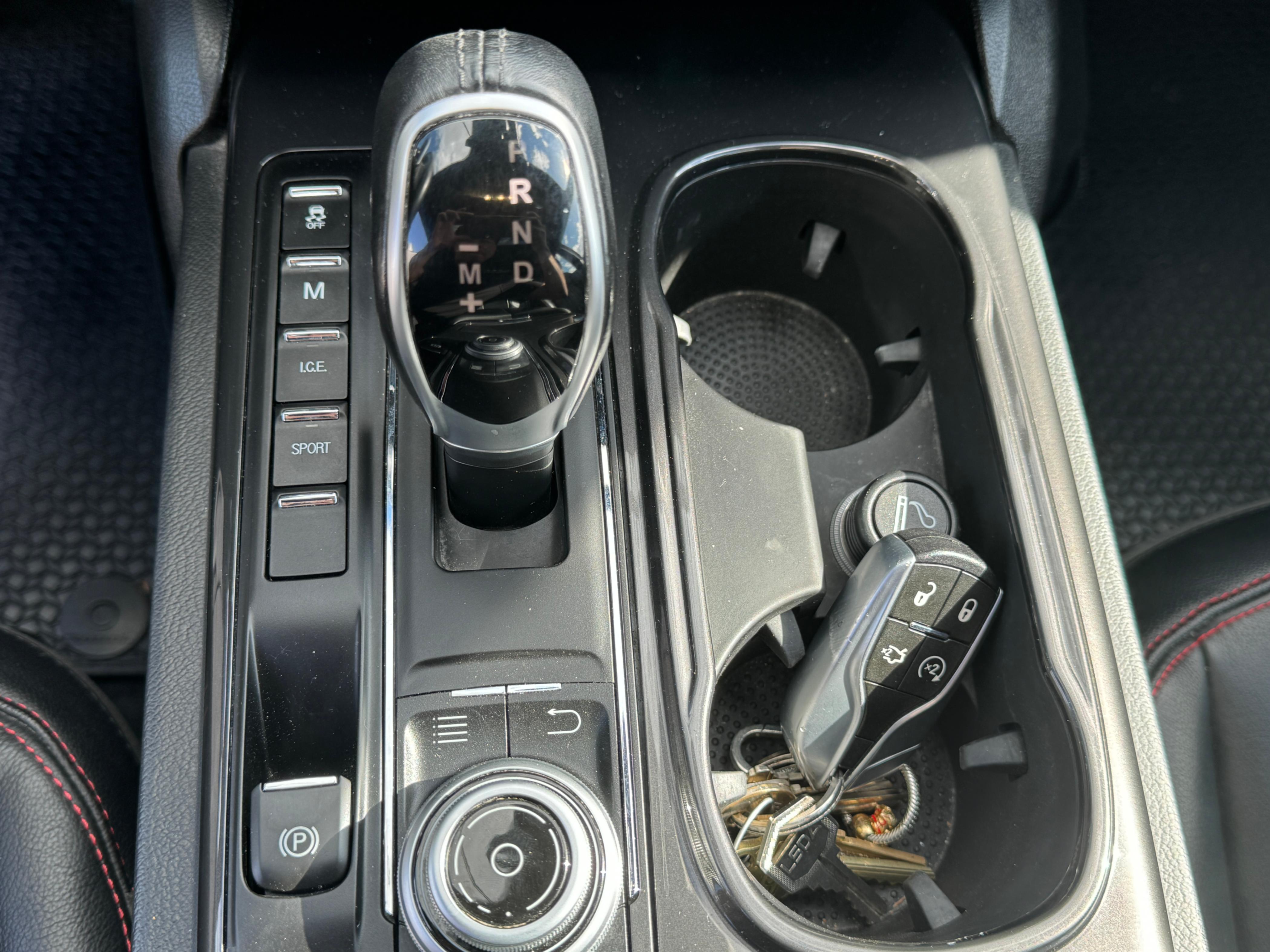/aiautogroup/2017-Maserati-Ghibli-06117102476855707.jpg