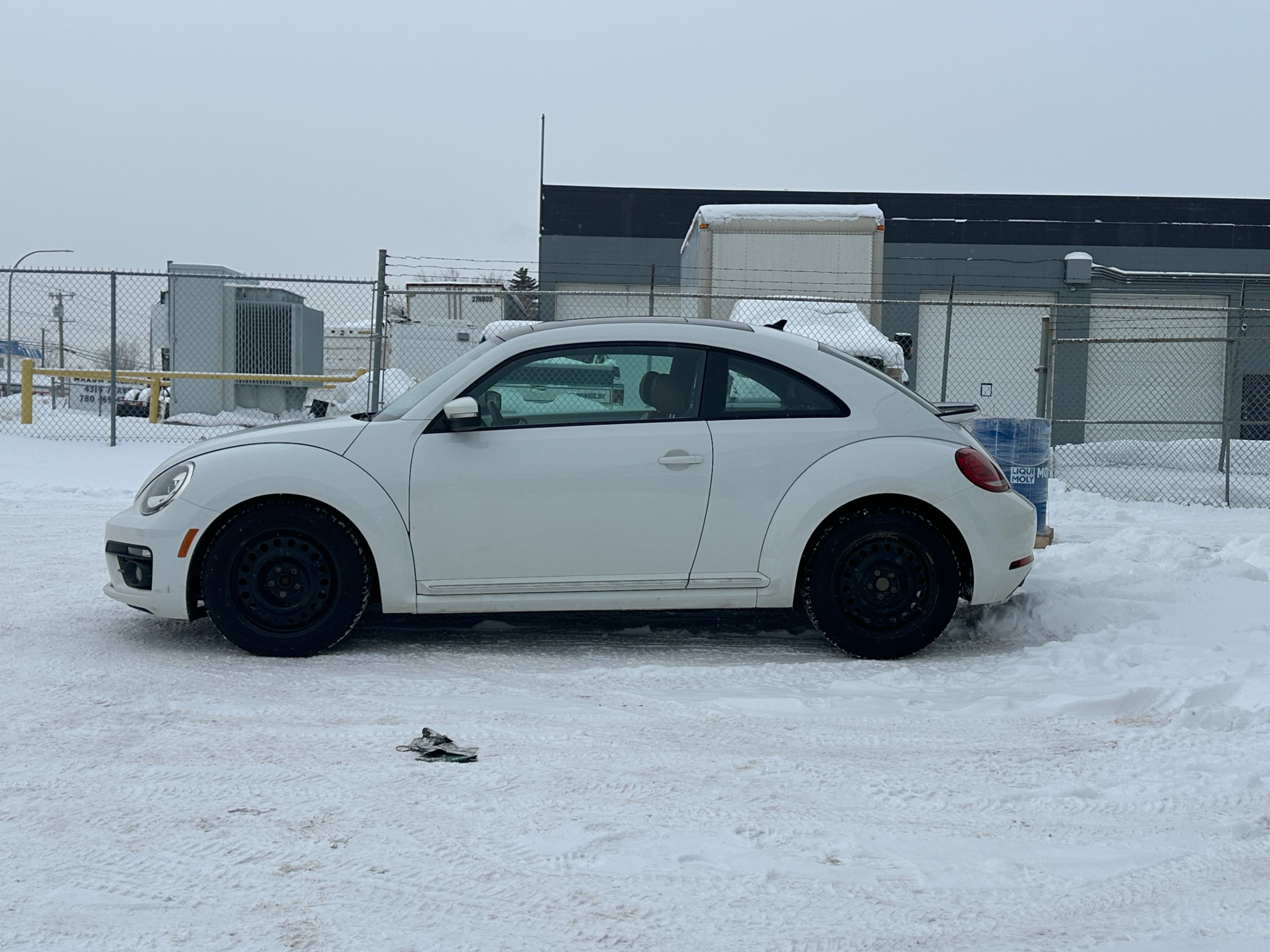 /aiautogroup/2017-Volkswagen-Beetle-015259079043104418.jpg