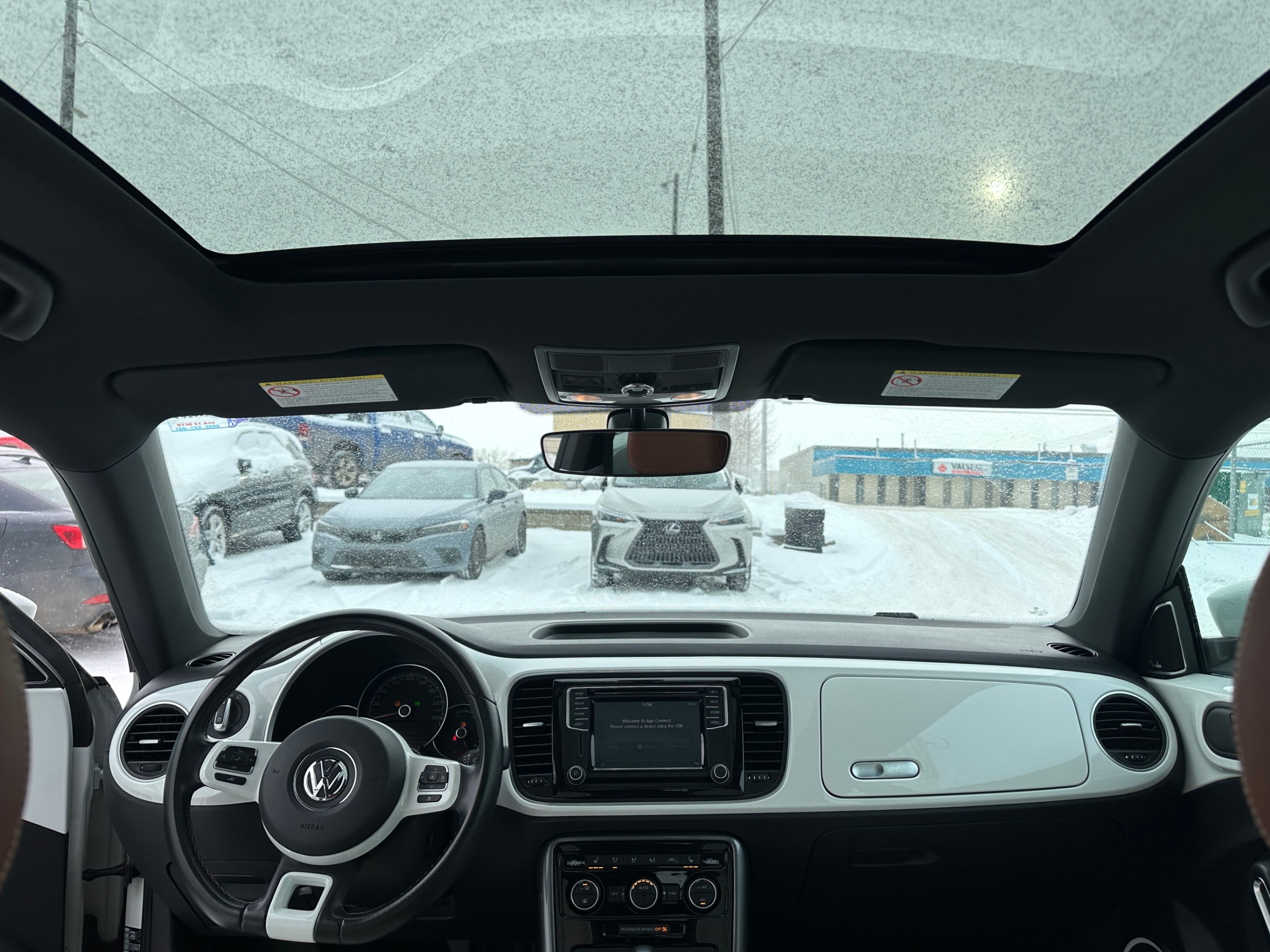 /aiautogroup/2017-Volkswagen-Beetle-07746291730069443.jpg
